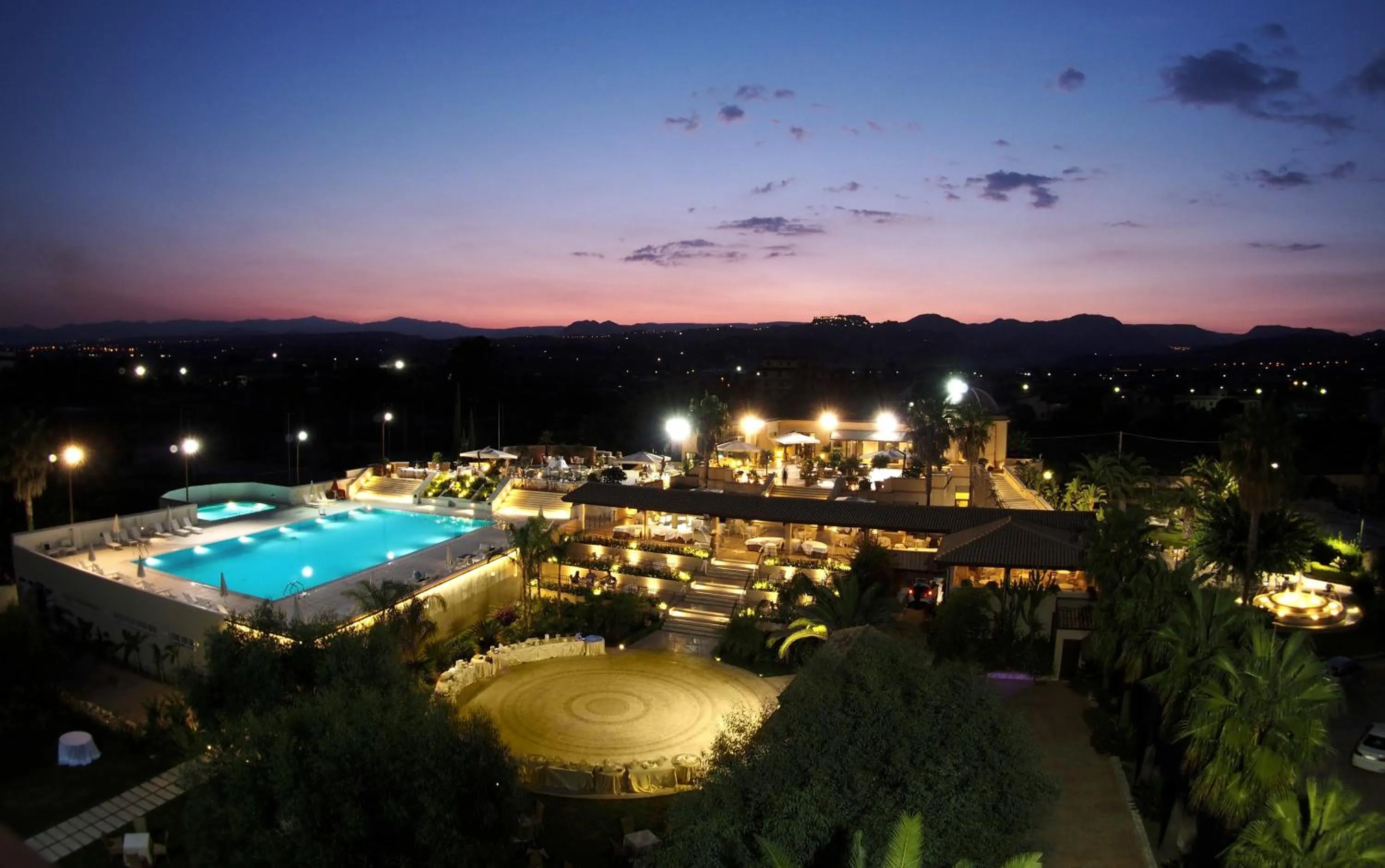Pool view in Grand Hotel President