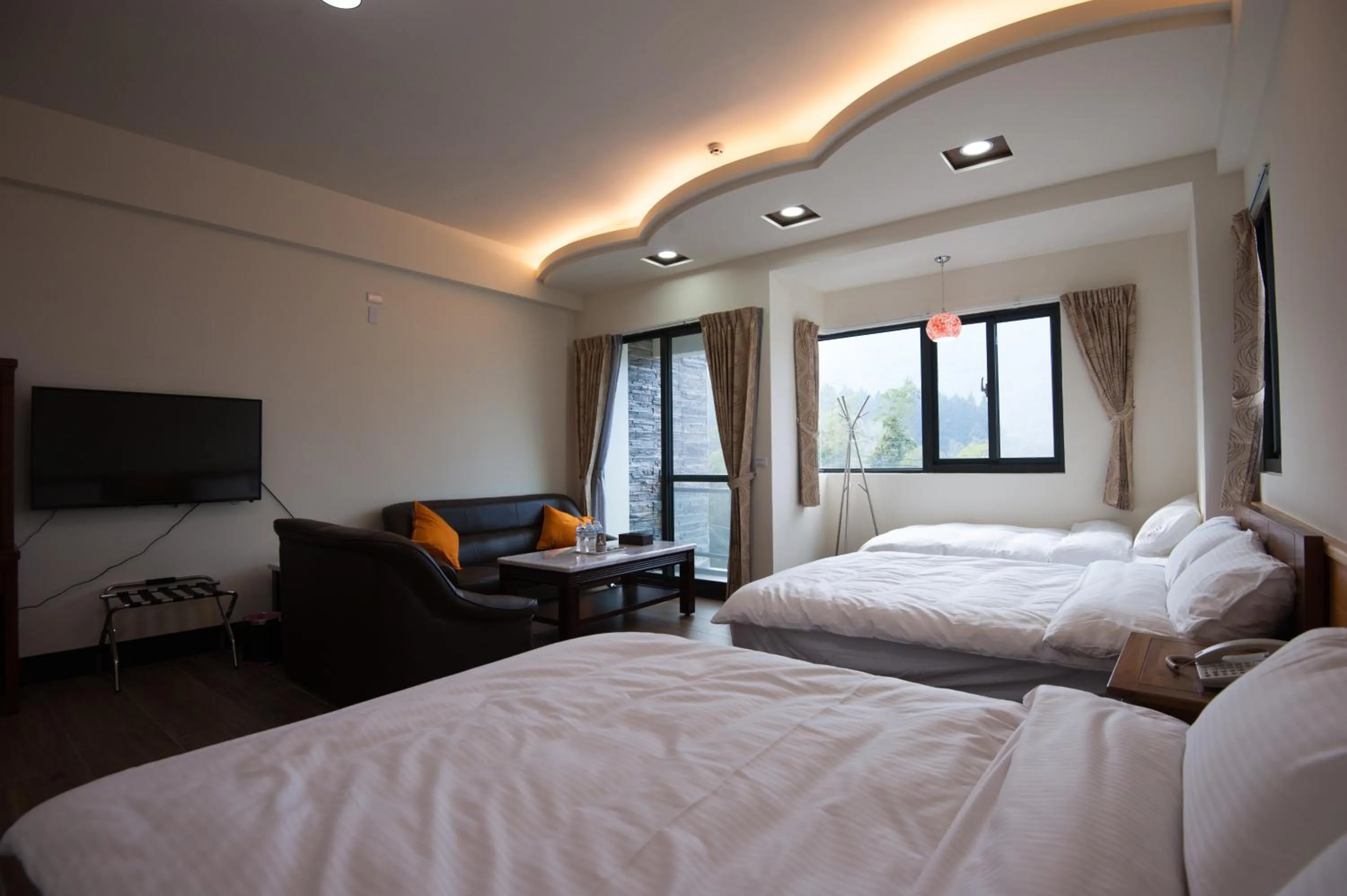 Bed in Habitat Heart B&B