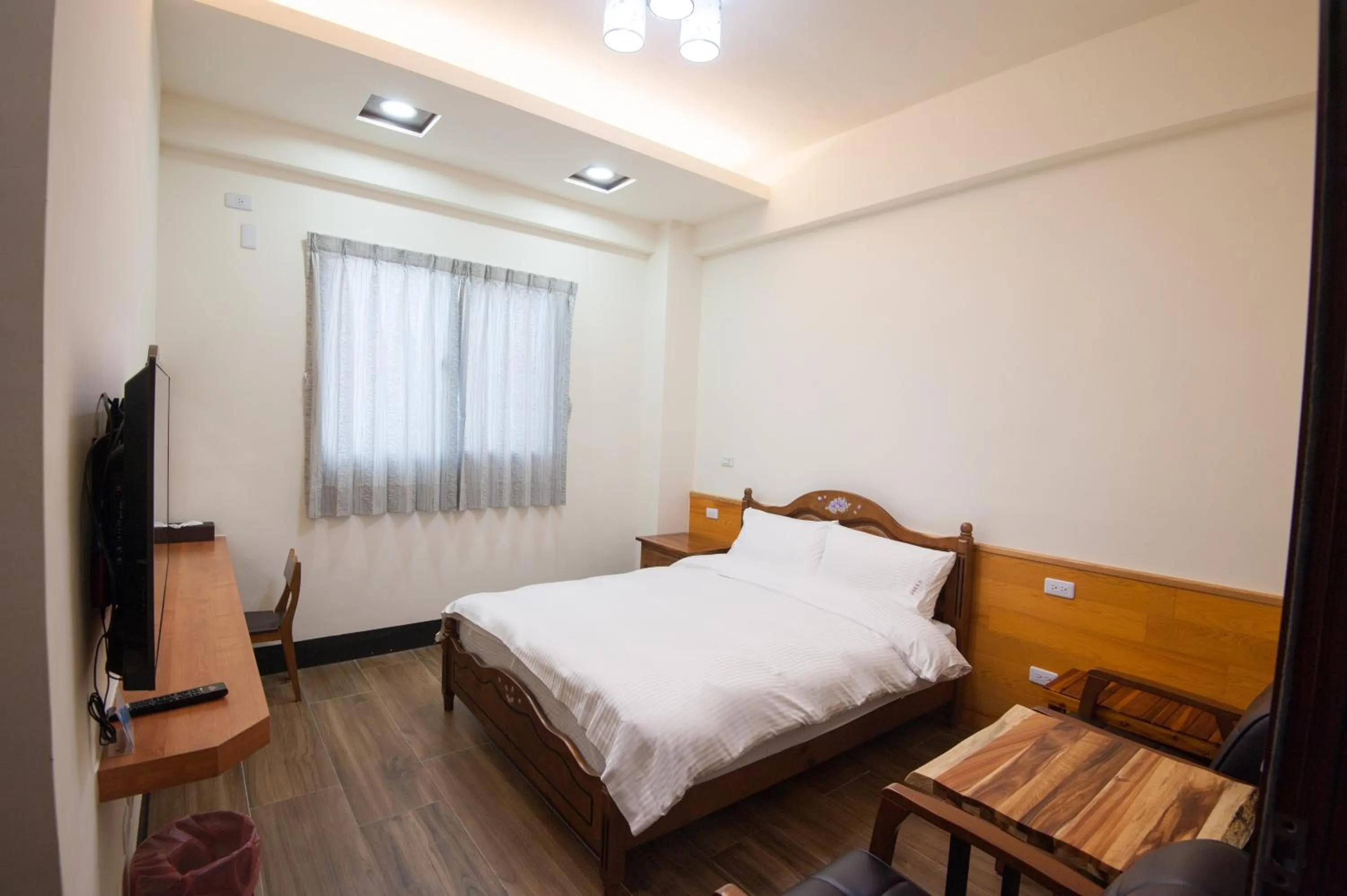 Bed in Habitat Heart B&B