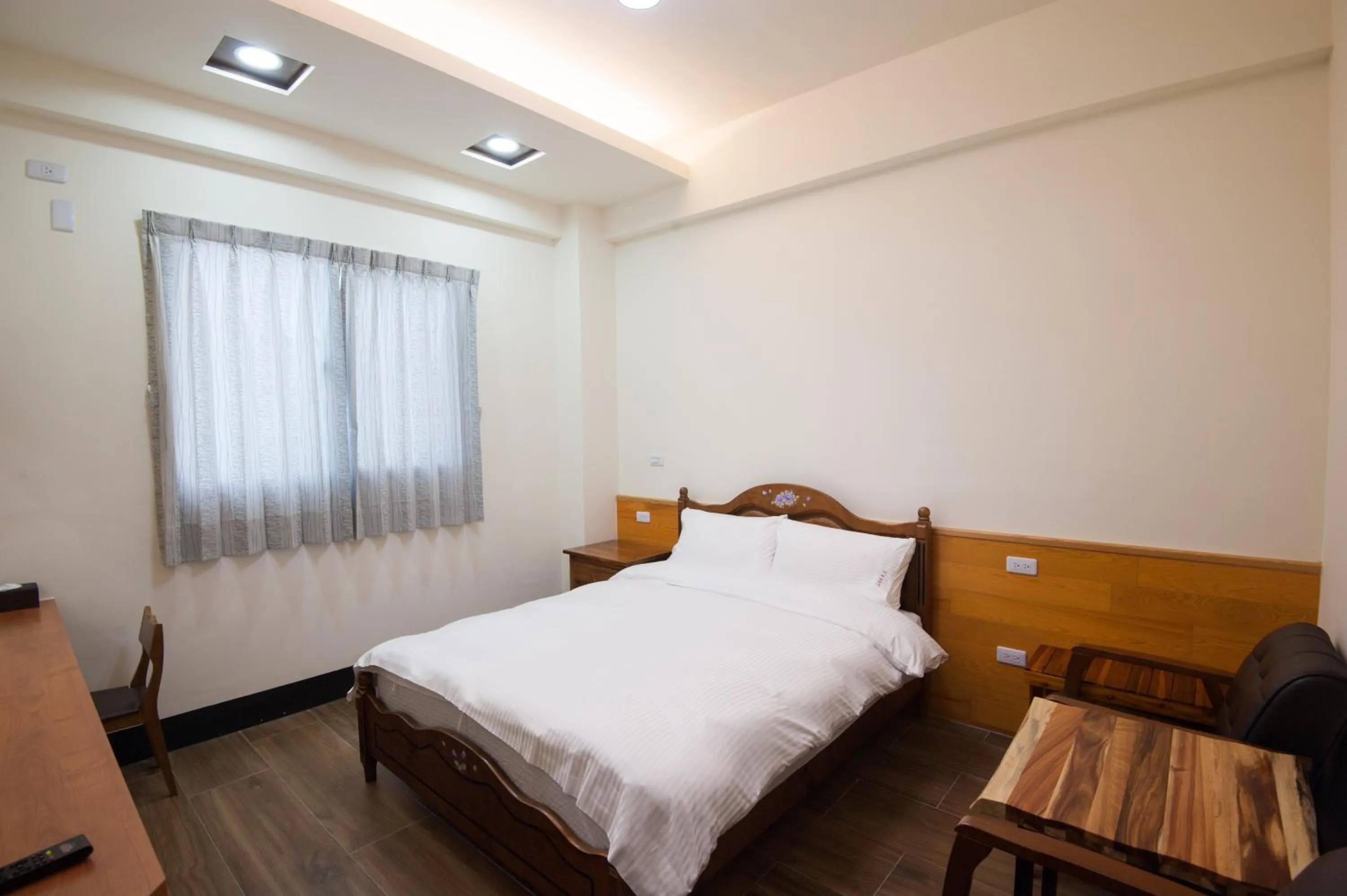 Bed in Habitat Heart B&B