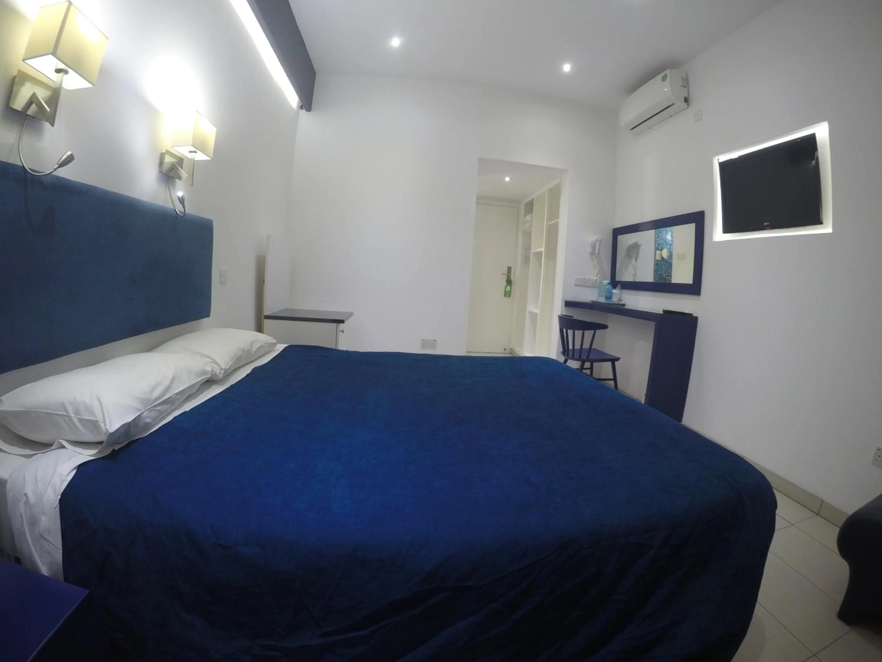 Photo of the whole room, Bed in Asty Hotel