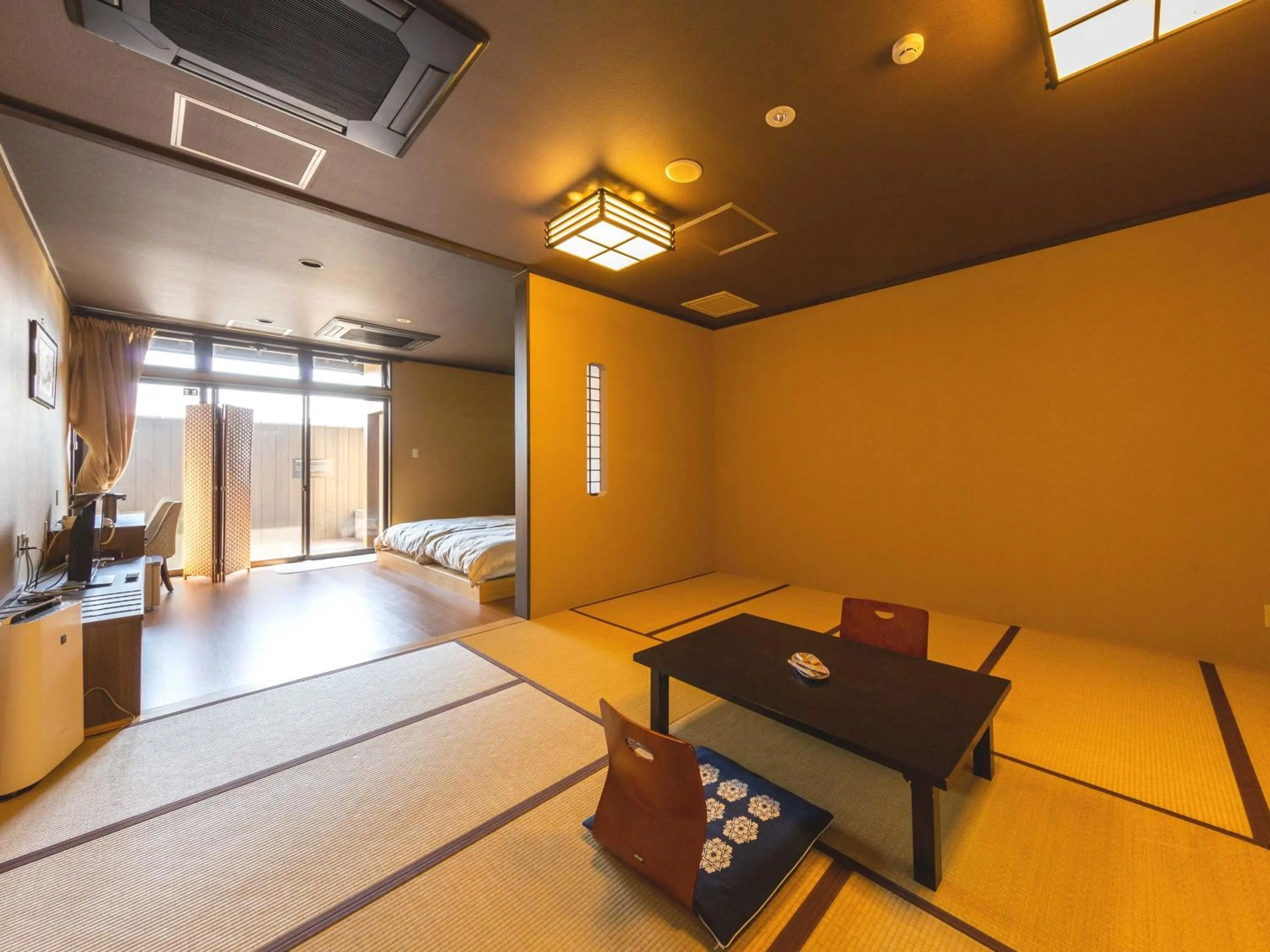 Seating area, Bed in Katsuragi Onsen Happuu No Yu