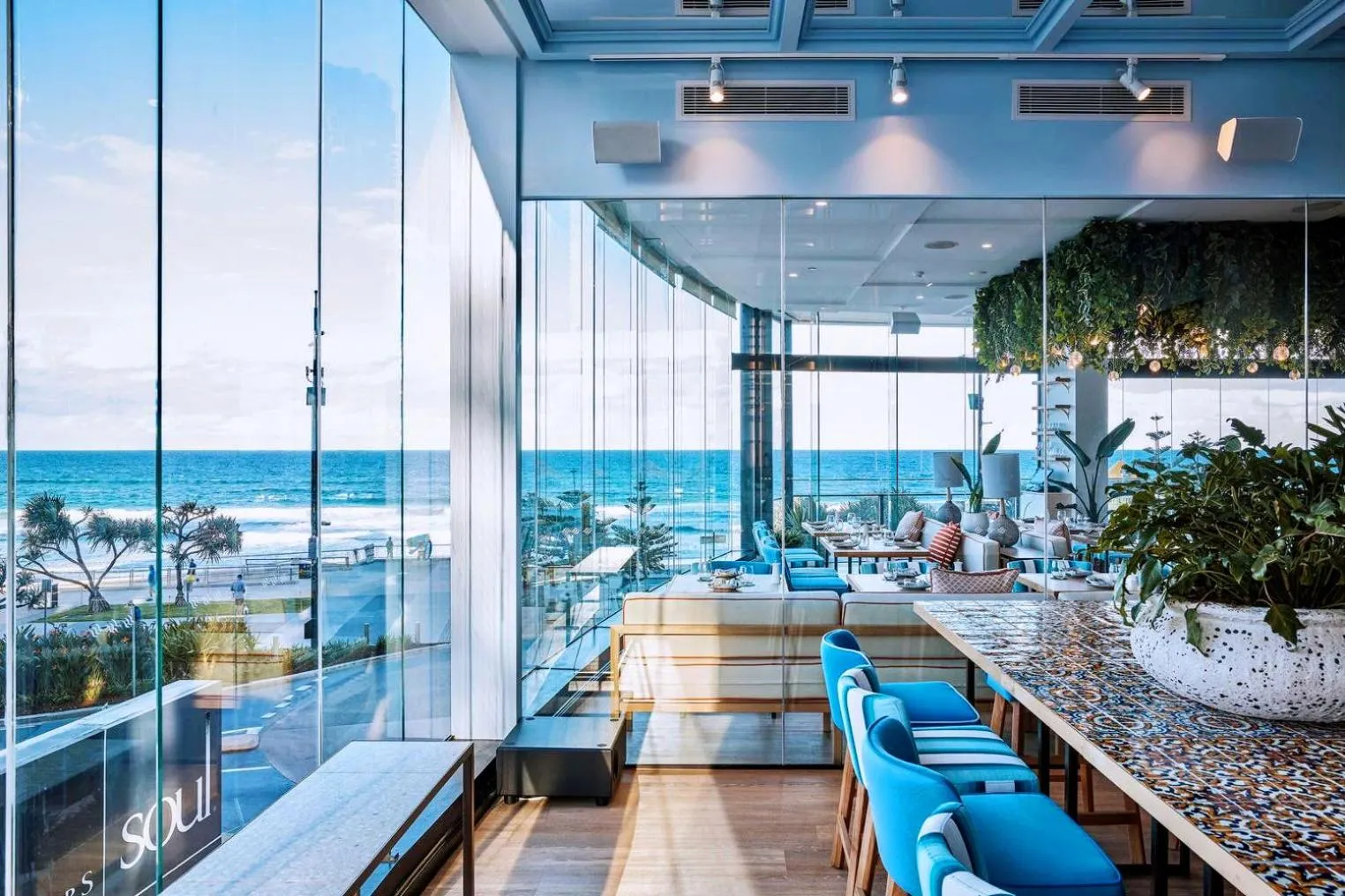 Restaurant/places to eat in H Luxury Residence Apartments - Holiday Paradise