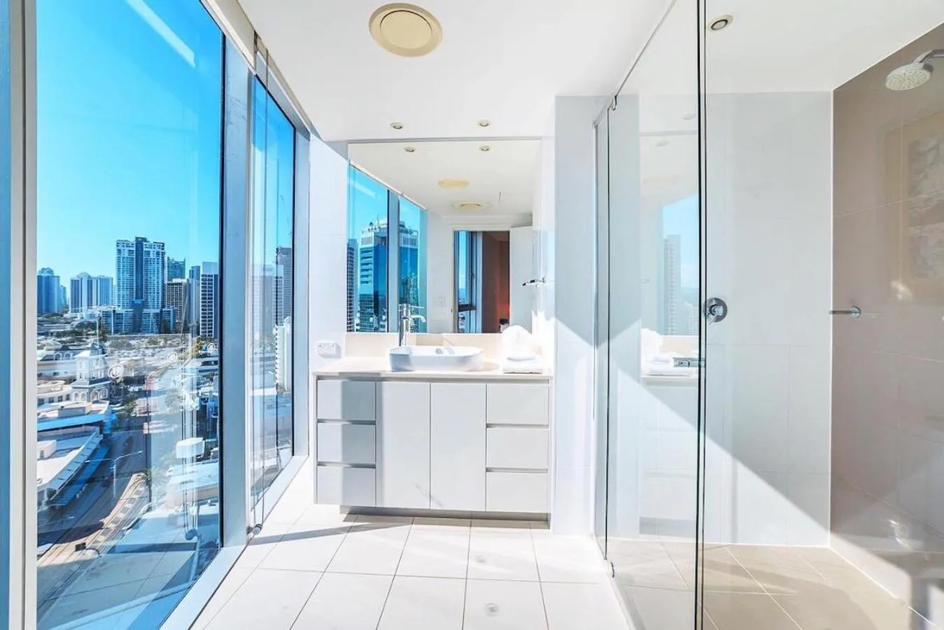 Shower in H Luxury Residence Apartments - Holiday Paradise