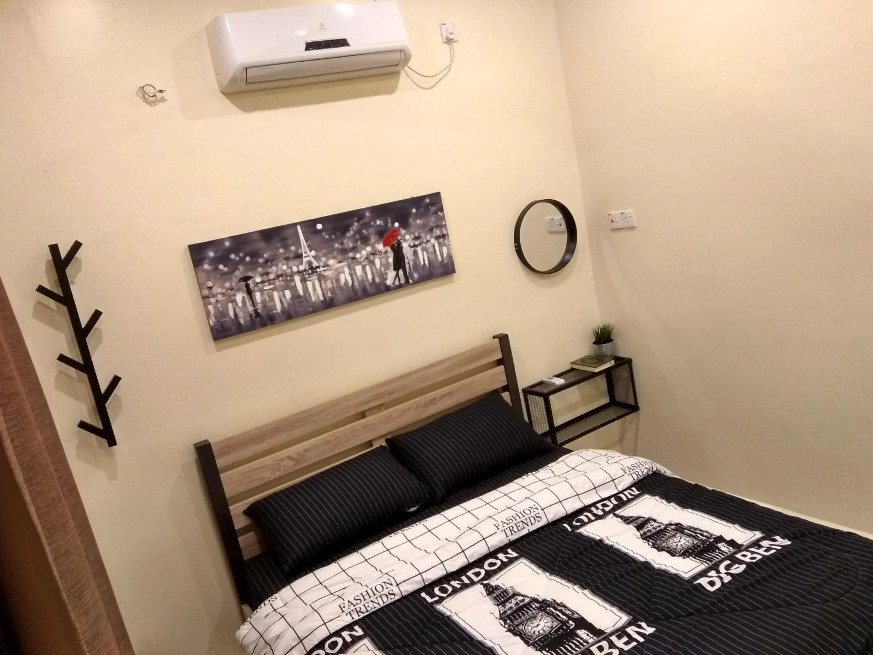 Bedroom, Bed in Tehel Farmhouse