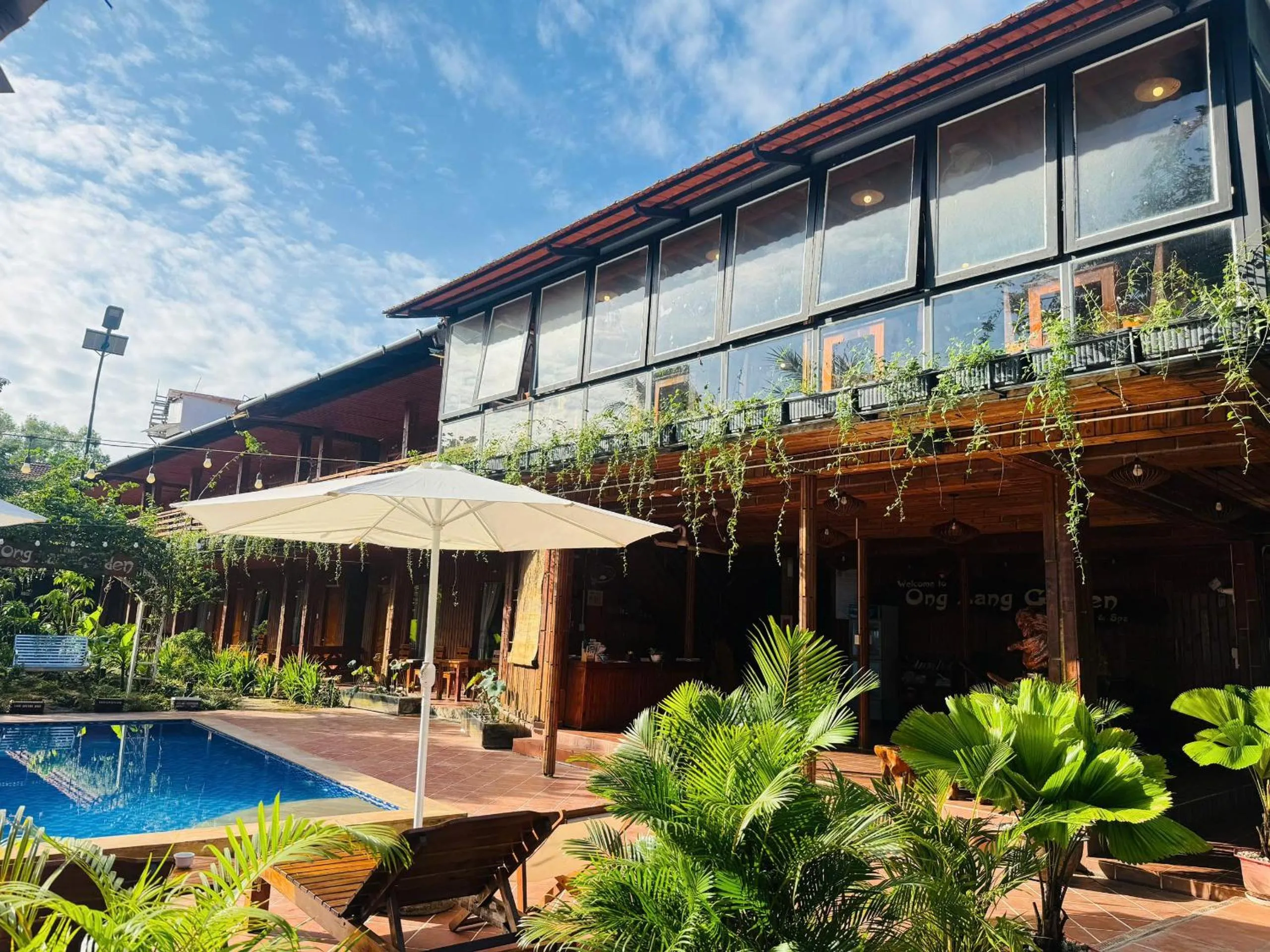 Day in Ong Lang Garden Resort