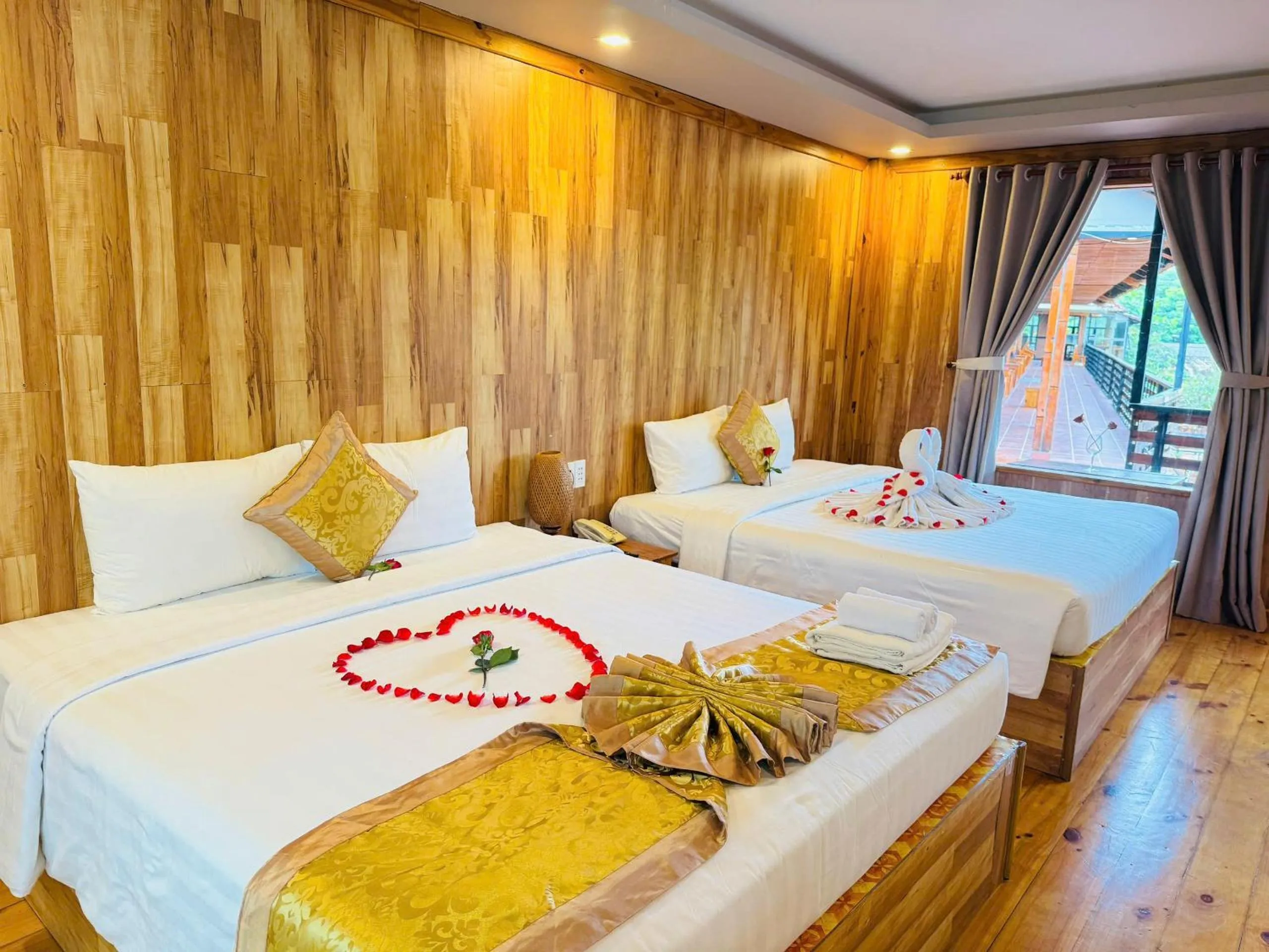 Bed in Ong Lang Garden Resort