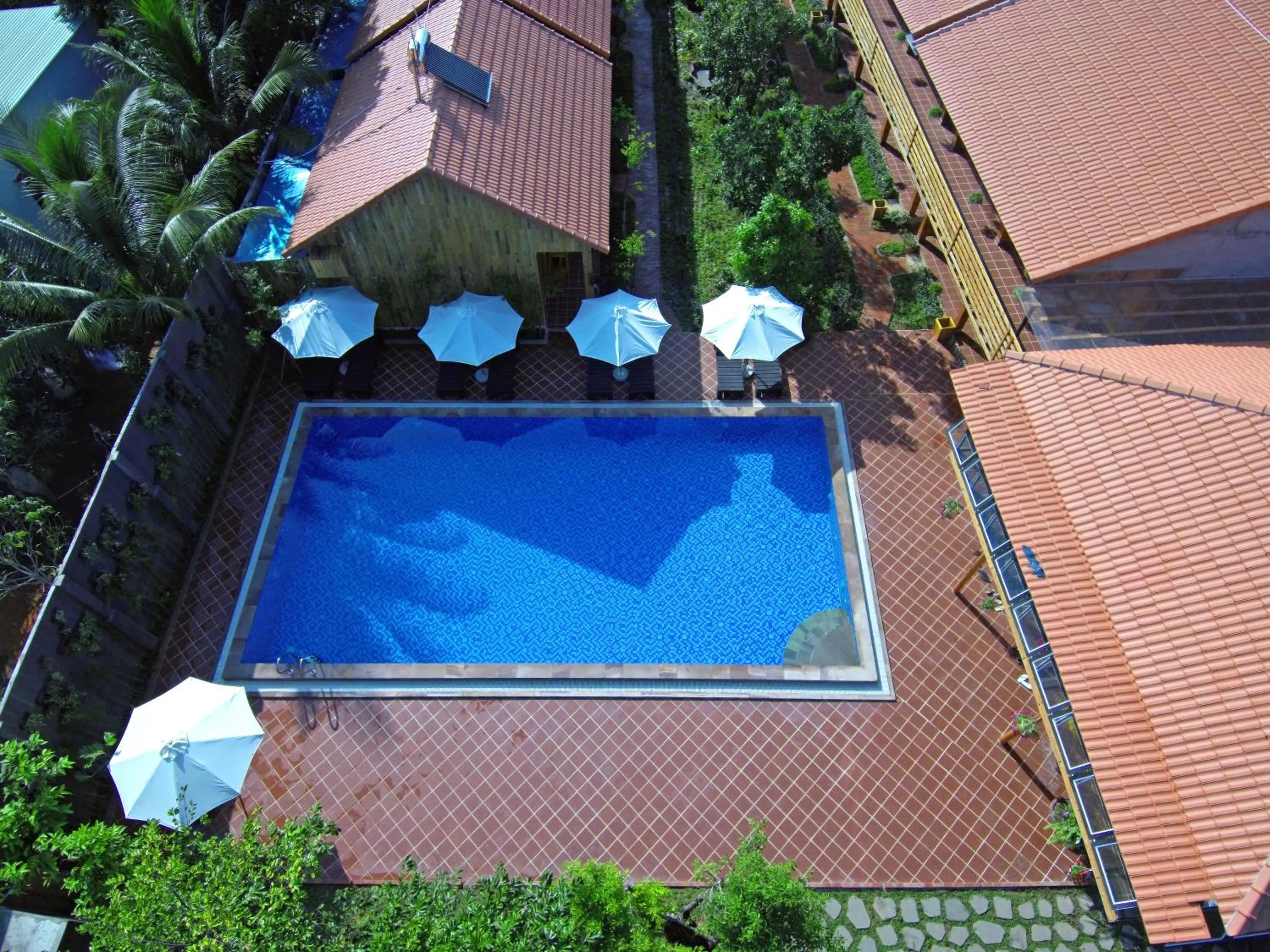 Pool view in Ong Lang Garden Resort