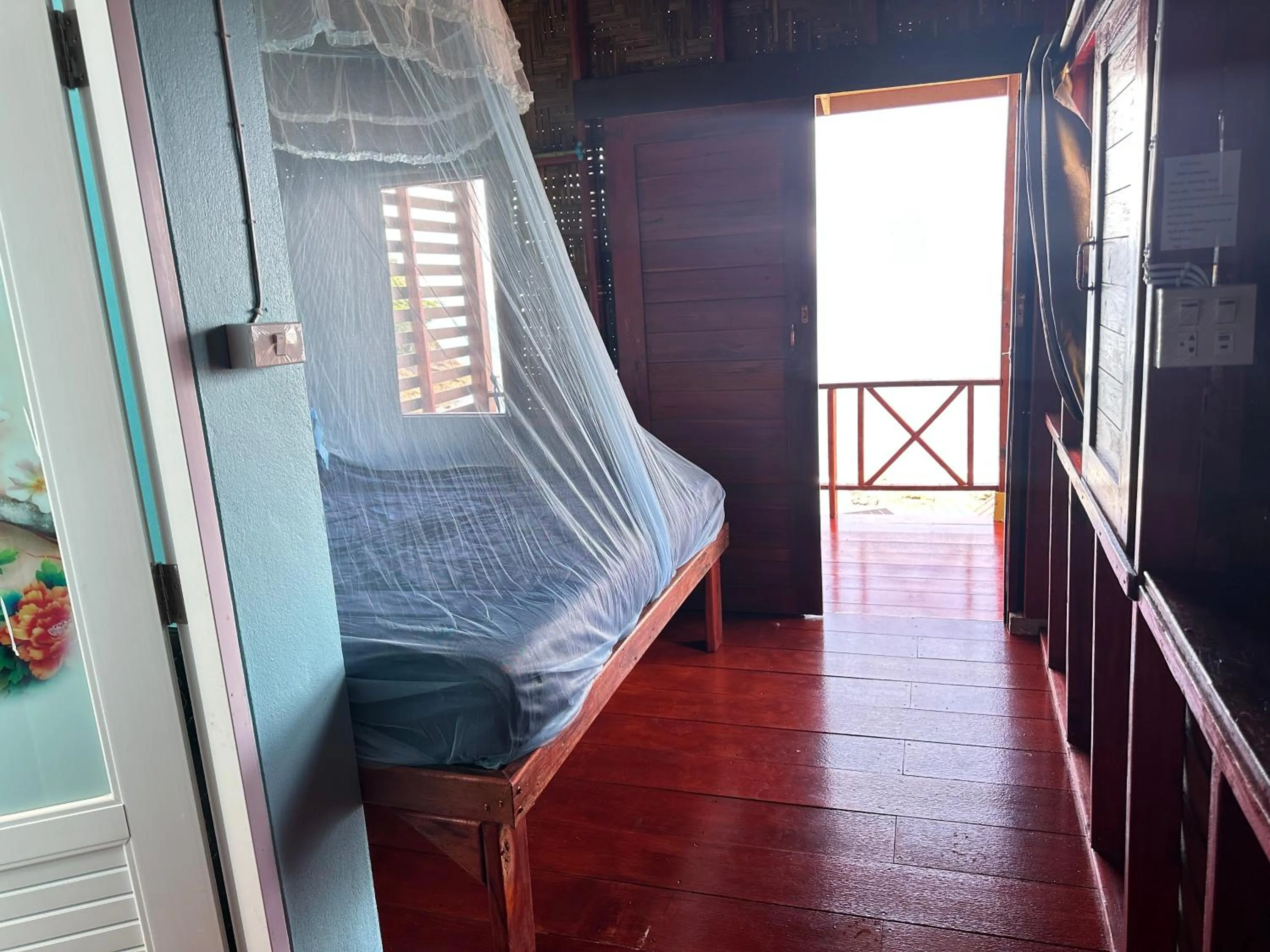 Bed in Mama's Bungalows Koh Chang Ranong