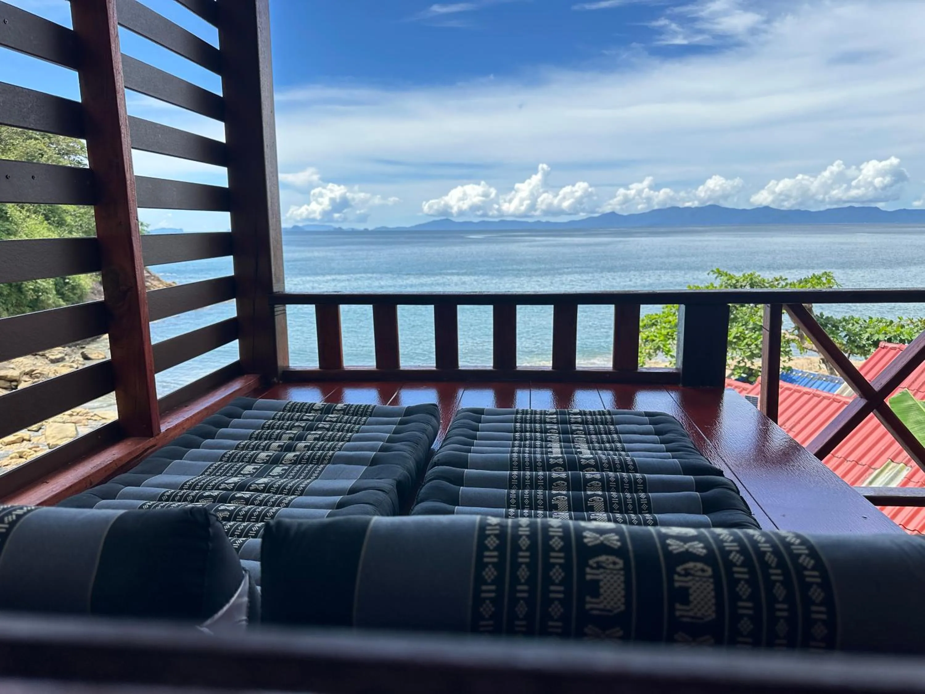 Bed in Mama's Bungalows Koh Chang Ranong