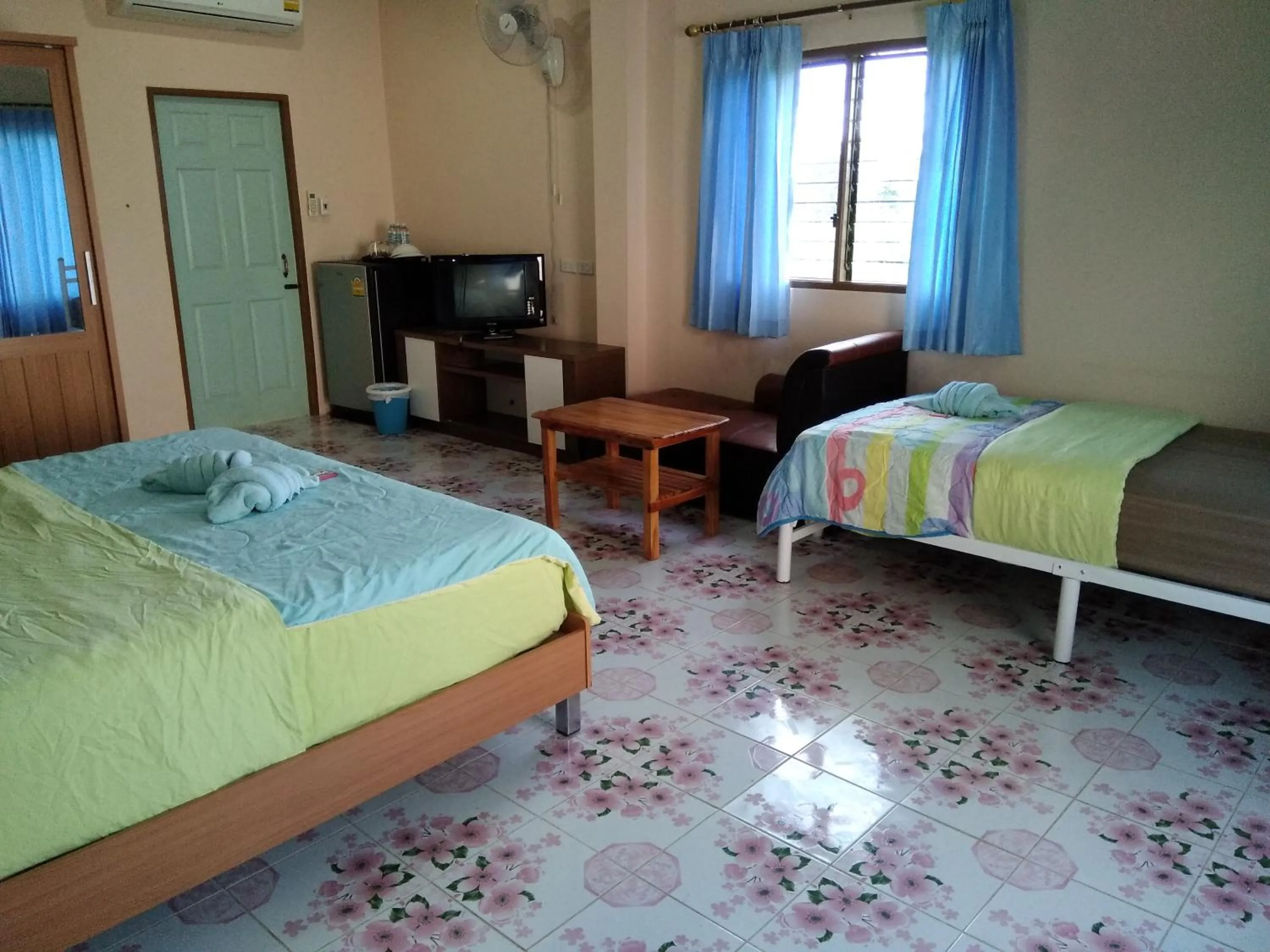 Bed in Peace Pool Resort