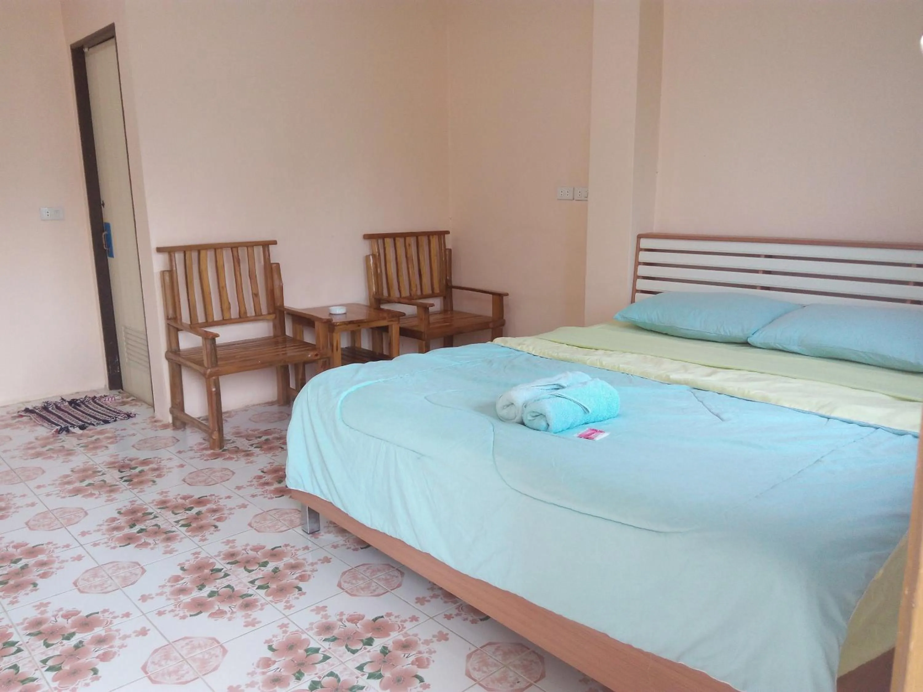 Bed in Peace Pool Resort