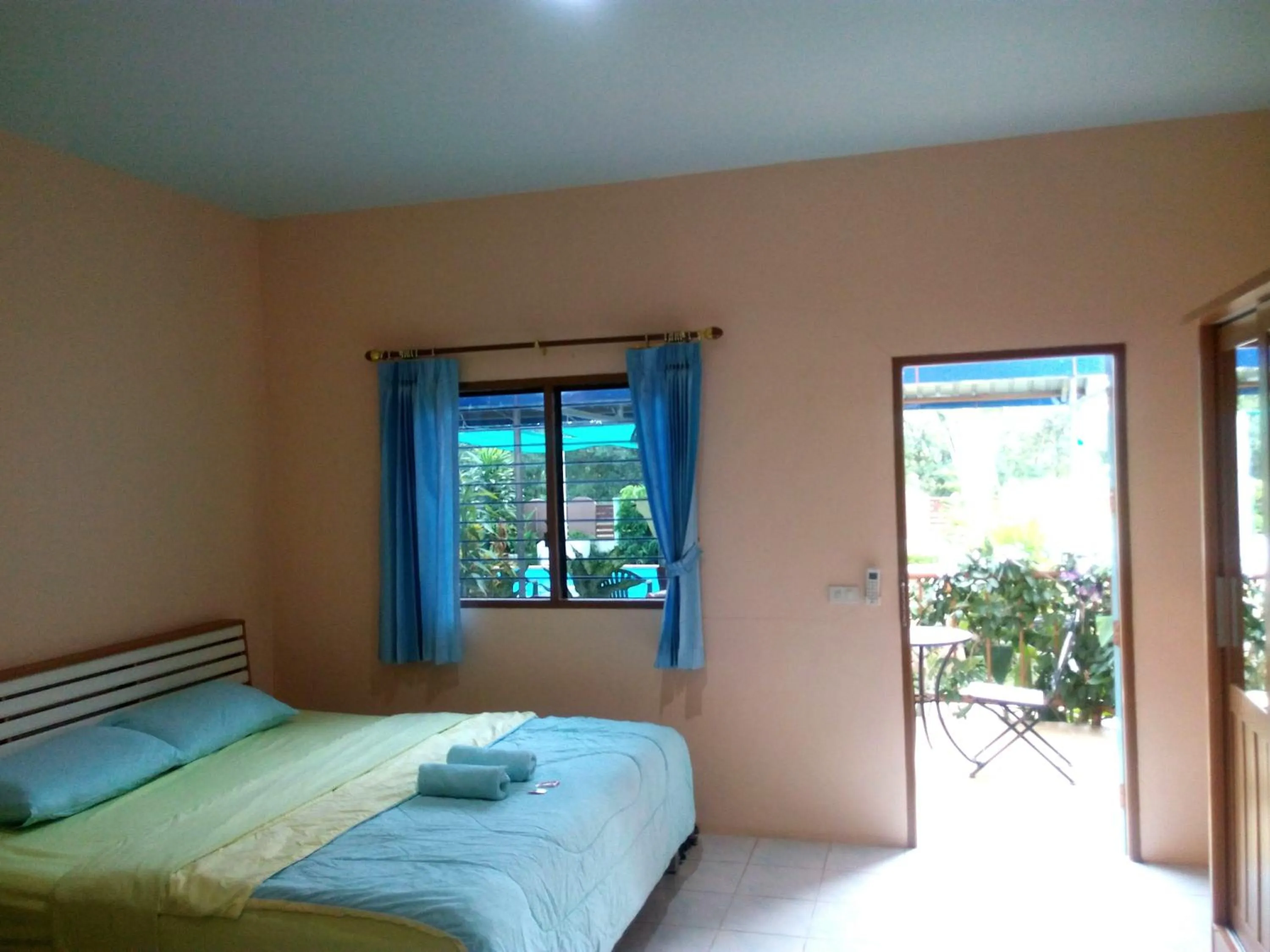 Bed in Peace Pool Resort