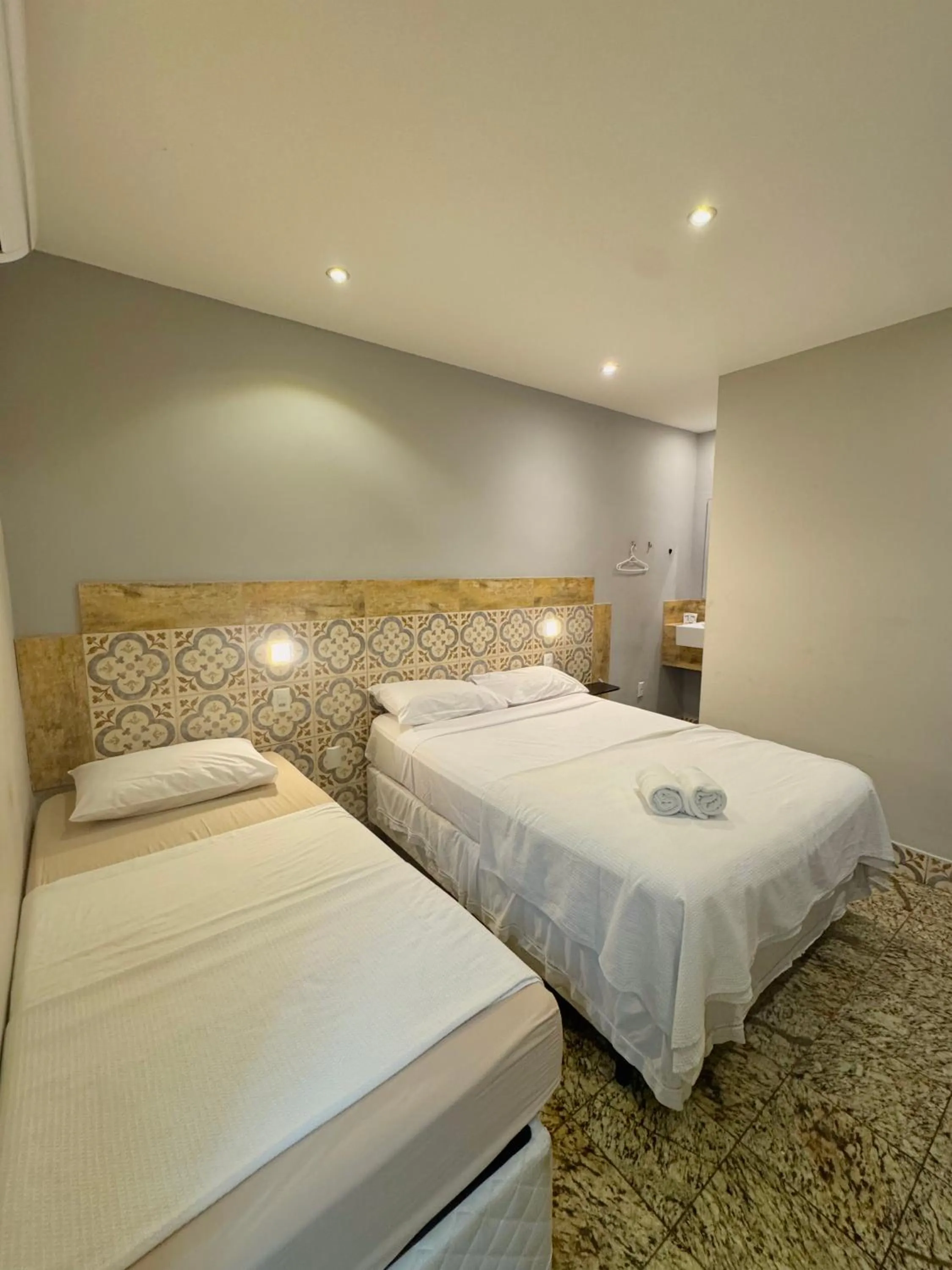 Photo of the whole room, Bed in HMG Rio Suítes