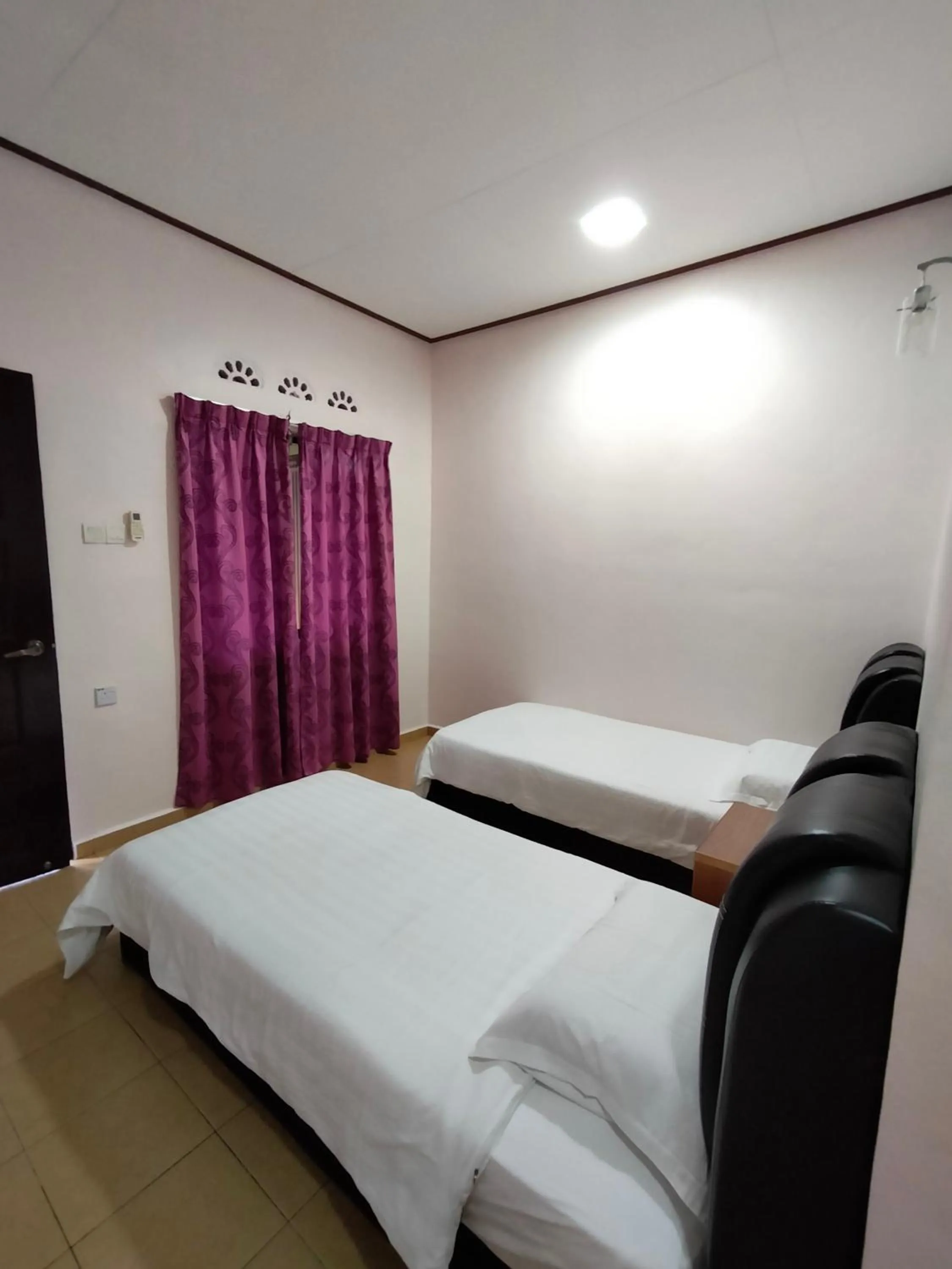 Property building, Bed in Restu Chalet Tioman