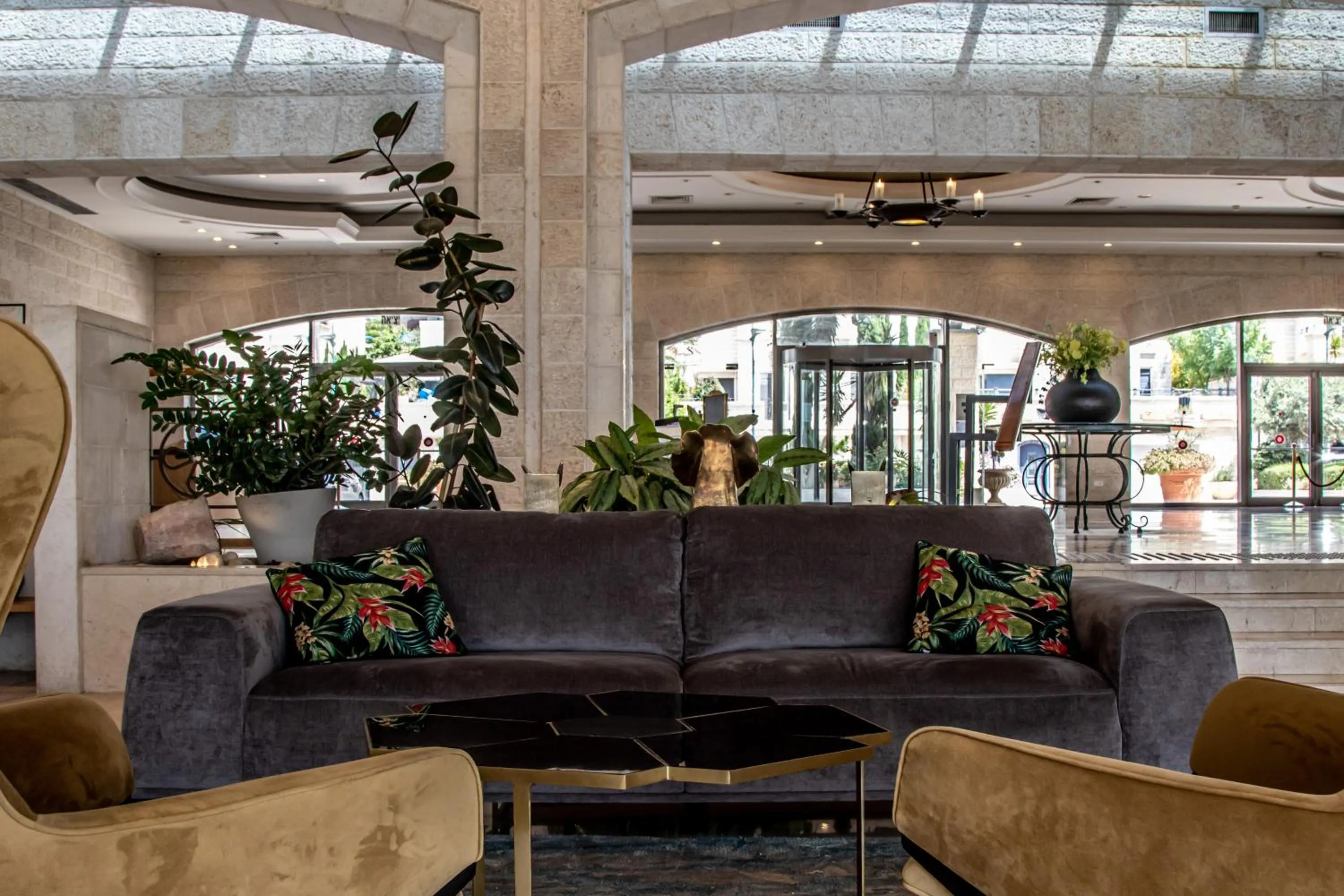 Lobby or reception in Golden Crown Hotel