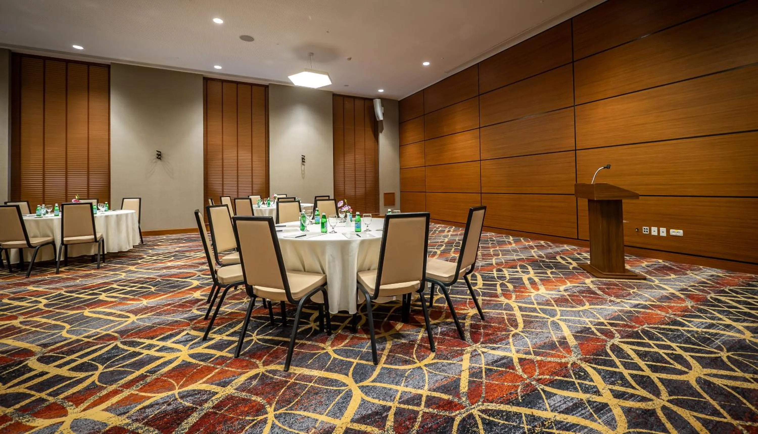 Banquet/Function facilities in Golden Crown Hotel