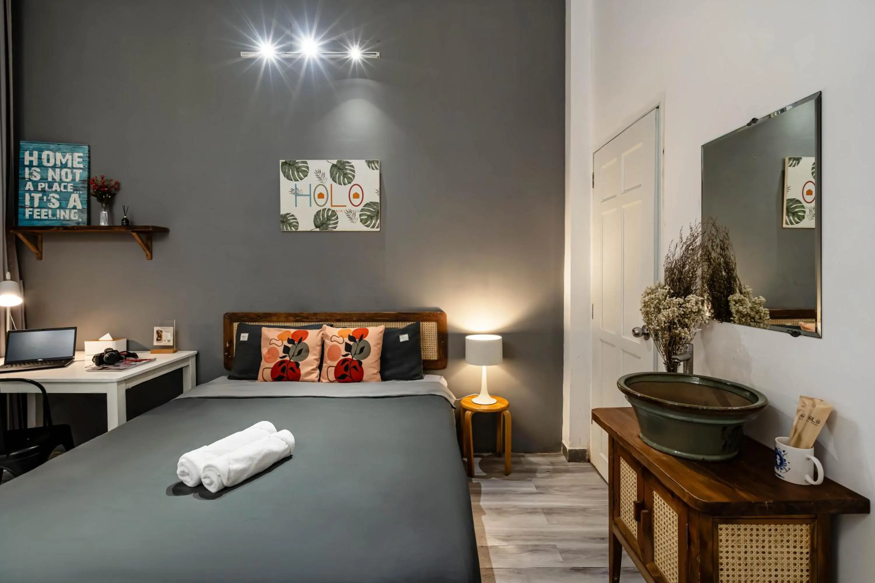 Bed in HoLo Fairy House Saigon - Serviced Homestay