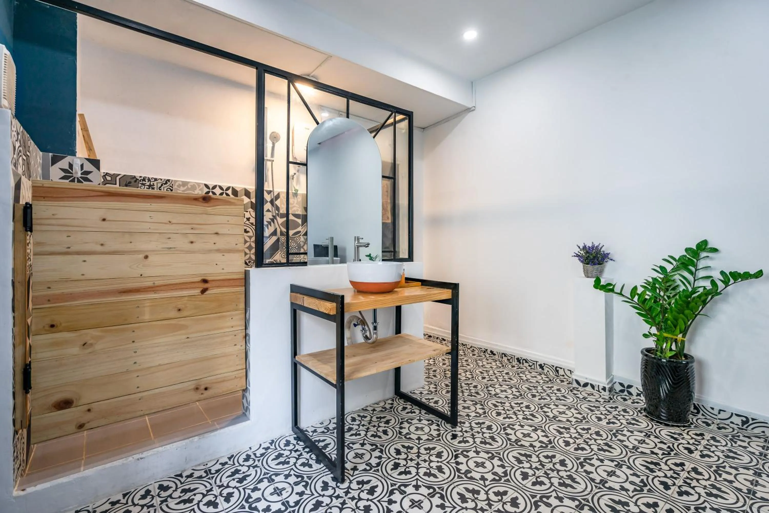 HoLo Fairy House Saigon - Serviced Homestay