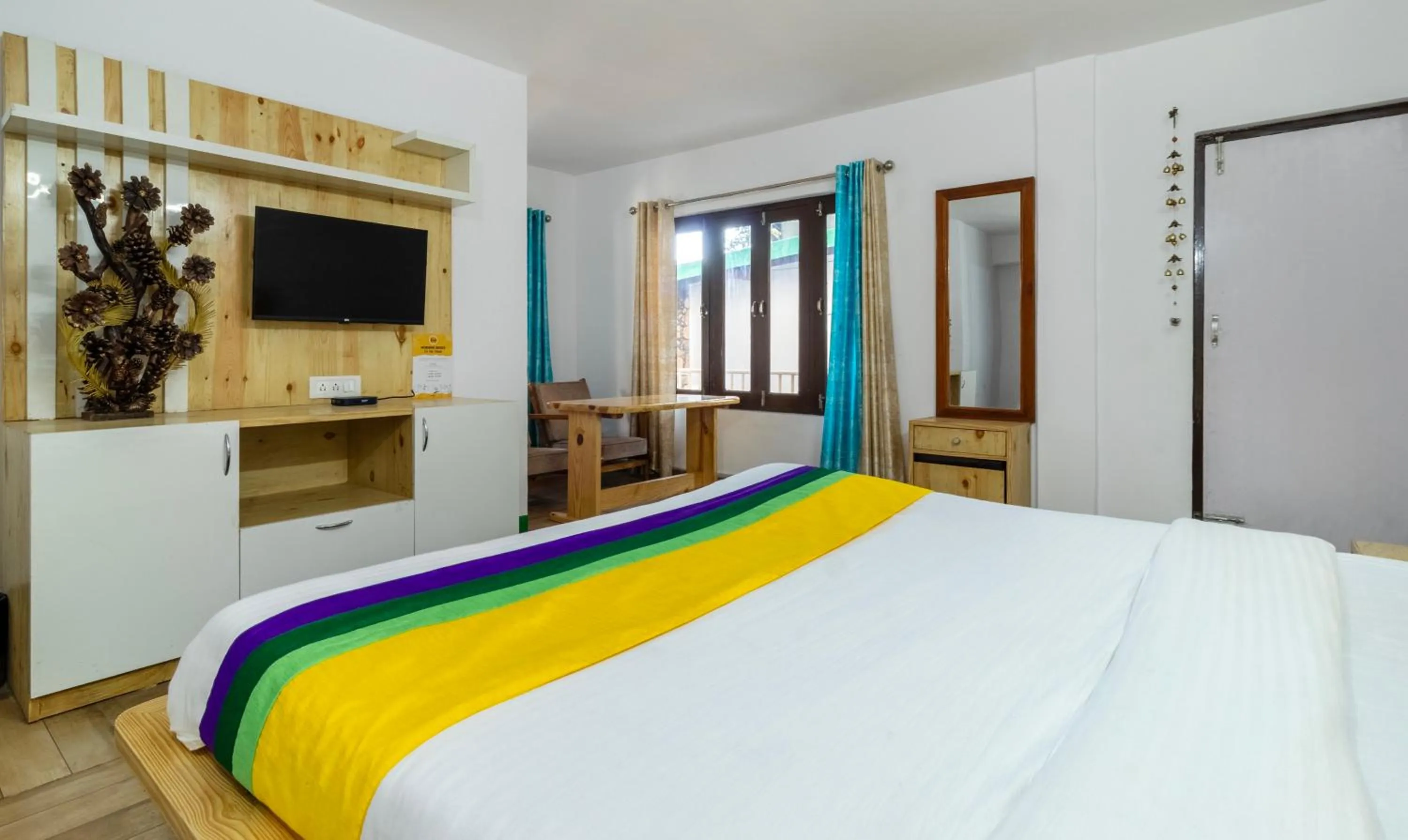 Bedroom, Bed in Itsy Hotels Shri Gv Inn, 600 Mtrs From Tiffin Top