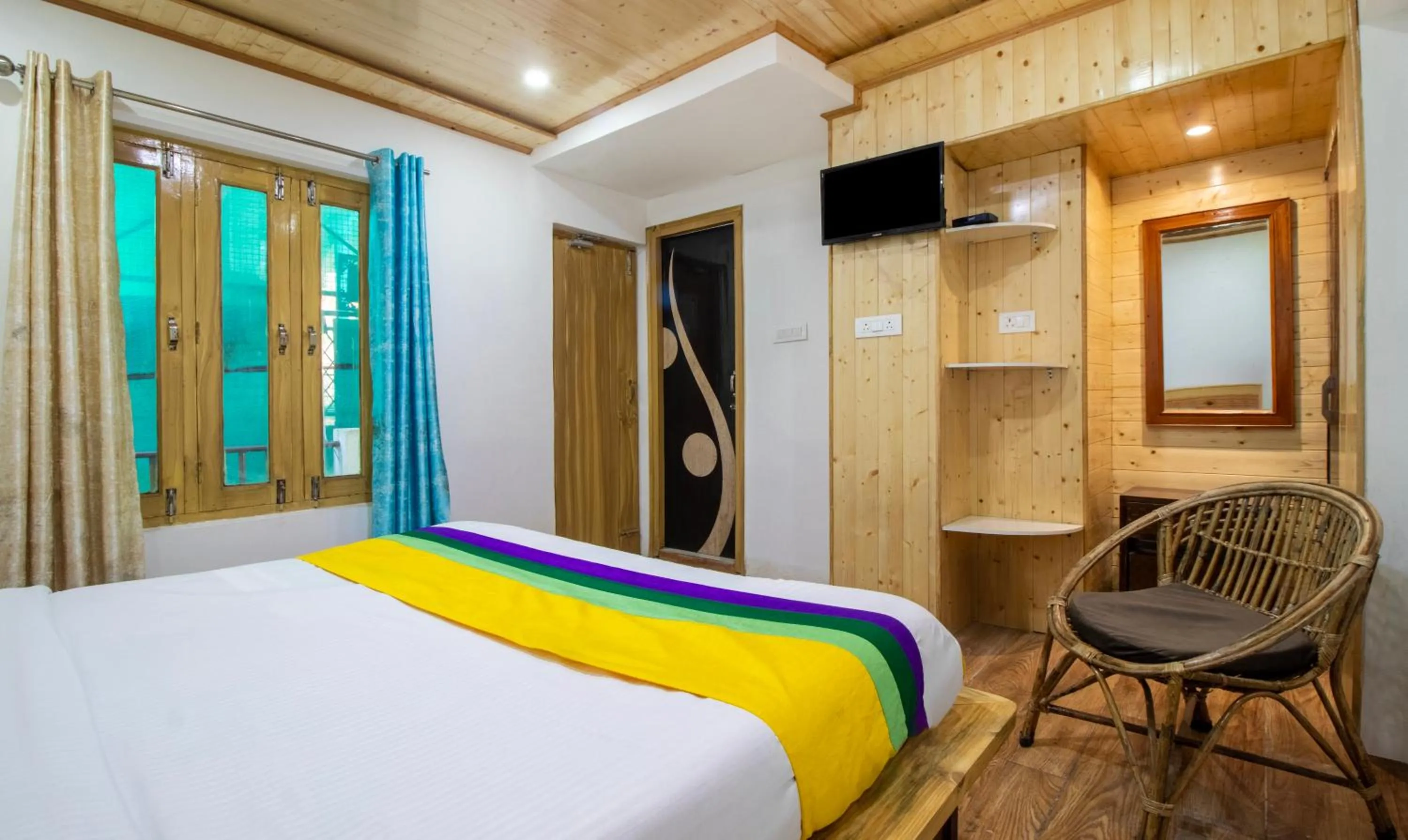 Bedroom, Bed in Itsy Hotels Shri Gv Inn, 600 Mtrs From Tiffin Top