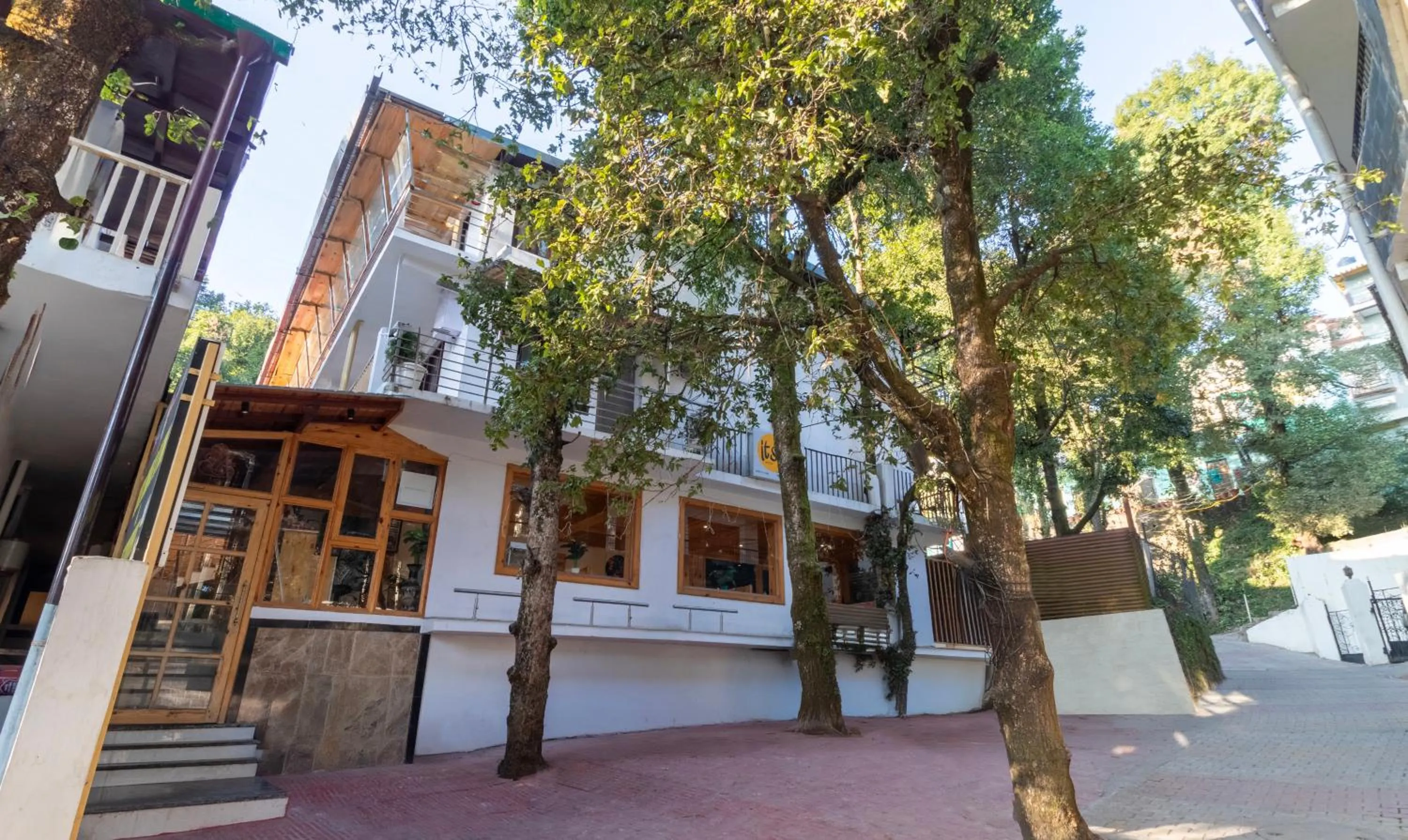 Property building in Itsy Hotels Shri Gv Inn, 600 Mtrs From Tiffin Top