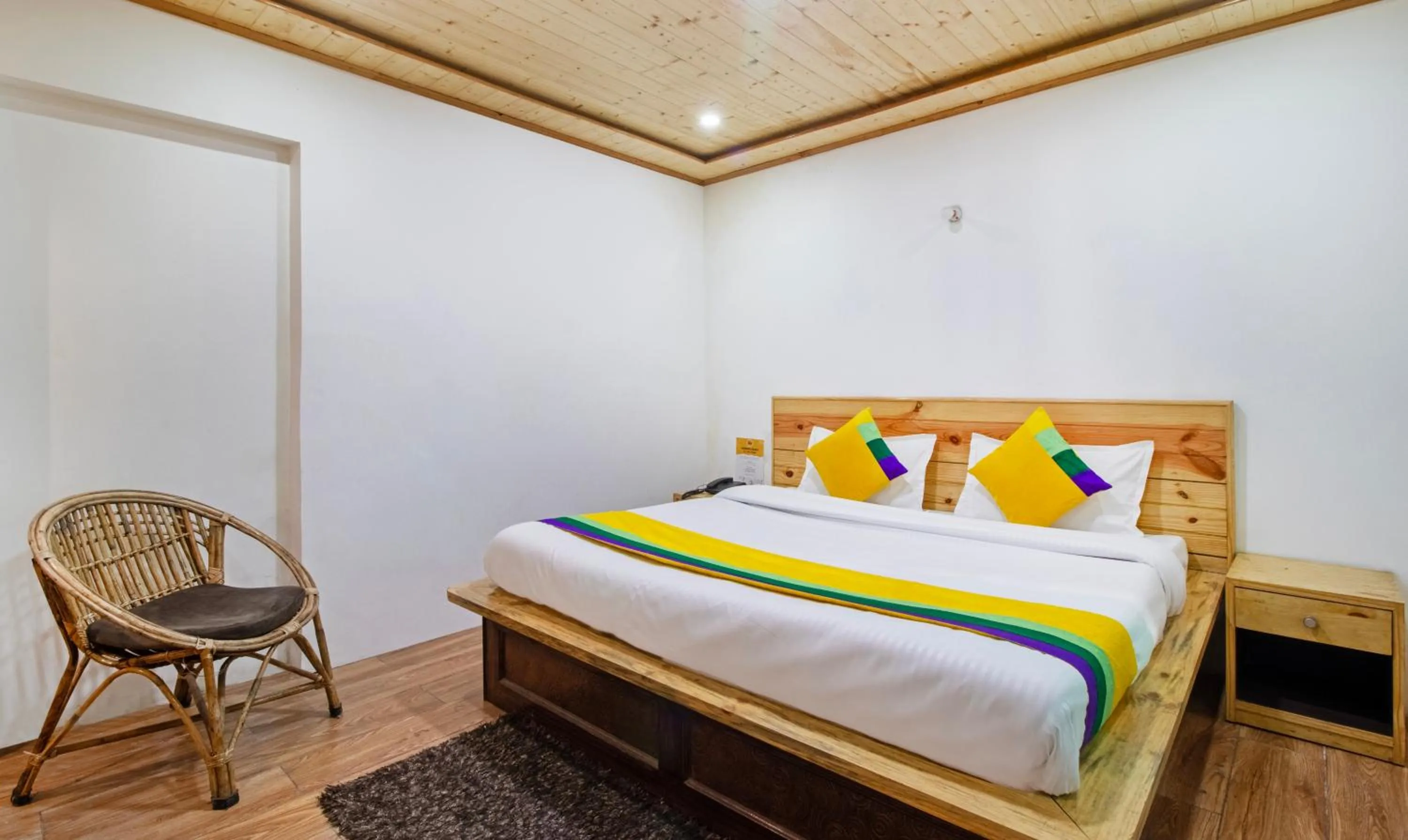 Bedroom, Bed in Itsy Hotels Shri Gv Inn, 600 Mtrs From Tiffin Top