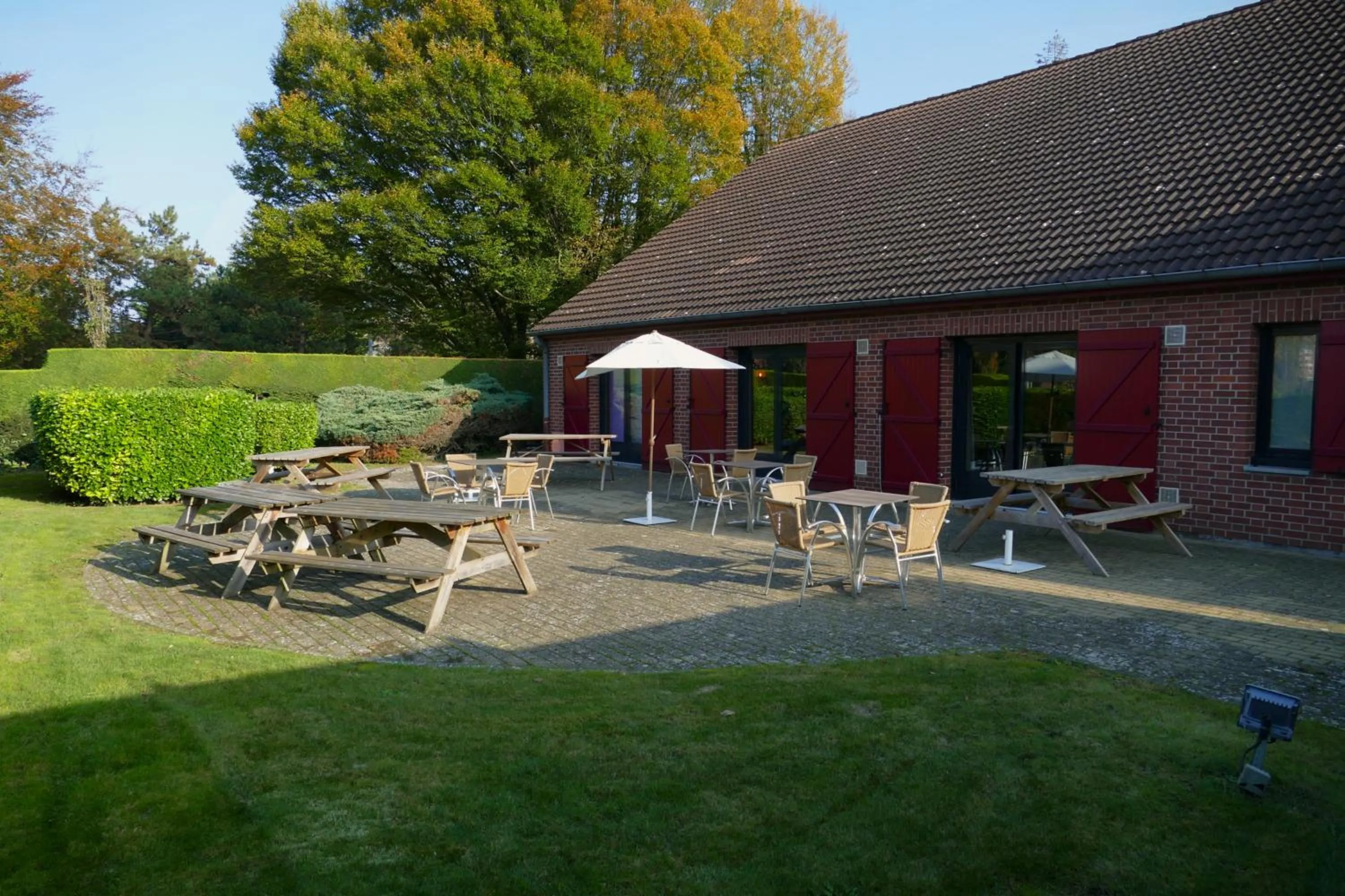 Patio in The Originals City, Hôtel Le Gayant, Douai