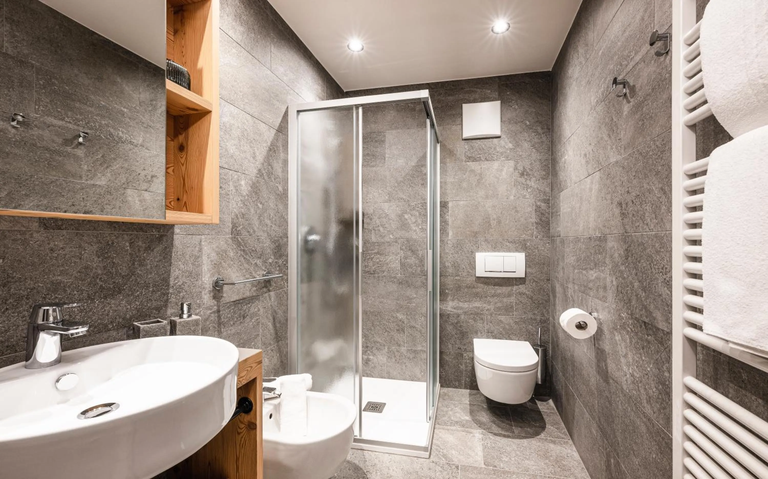 Bathroom in Hotel Lener