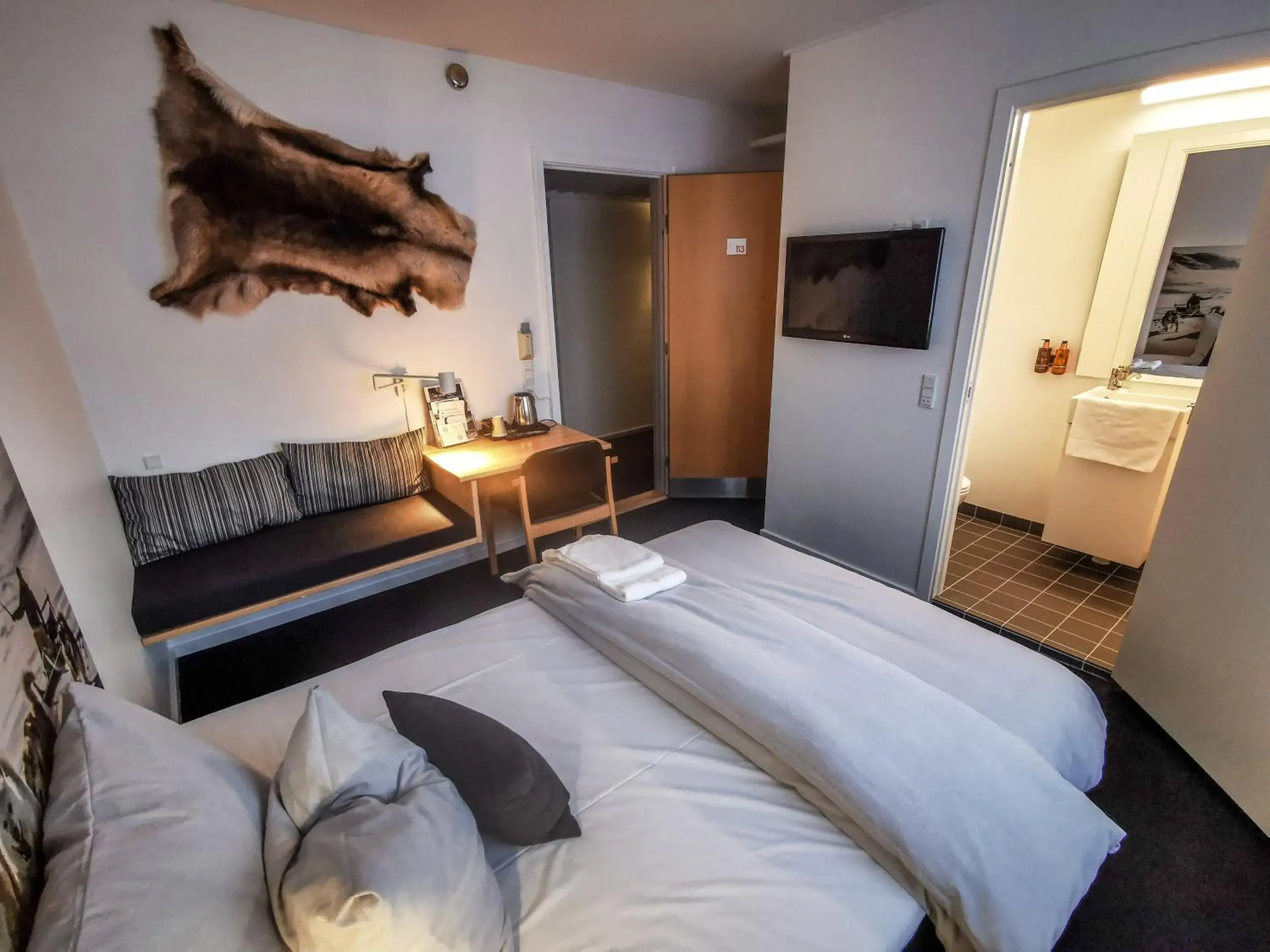 Single Room in Hotel Sisimiut & Tours Single Room in Hotel Sisimiut & Tours