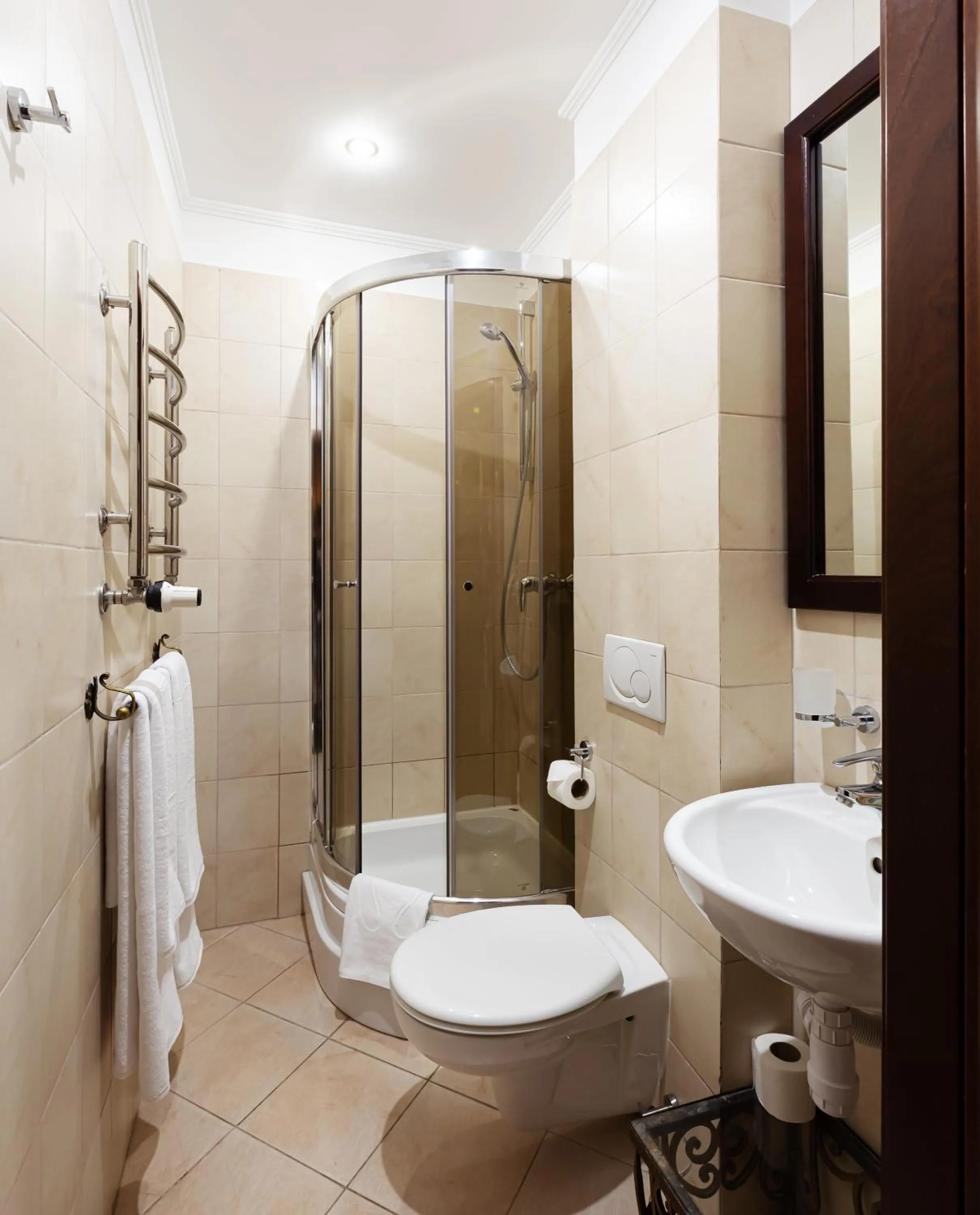 Shower in Chopin Hotel