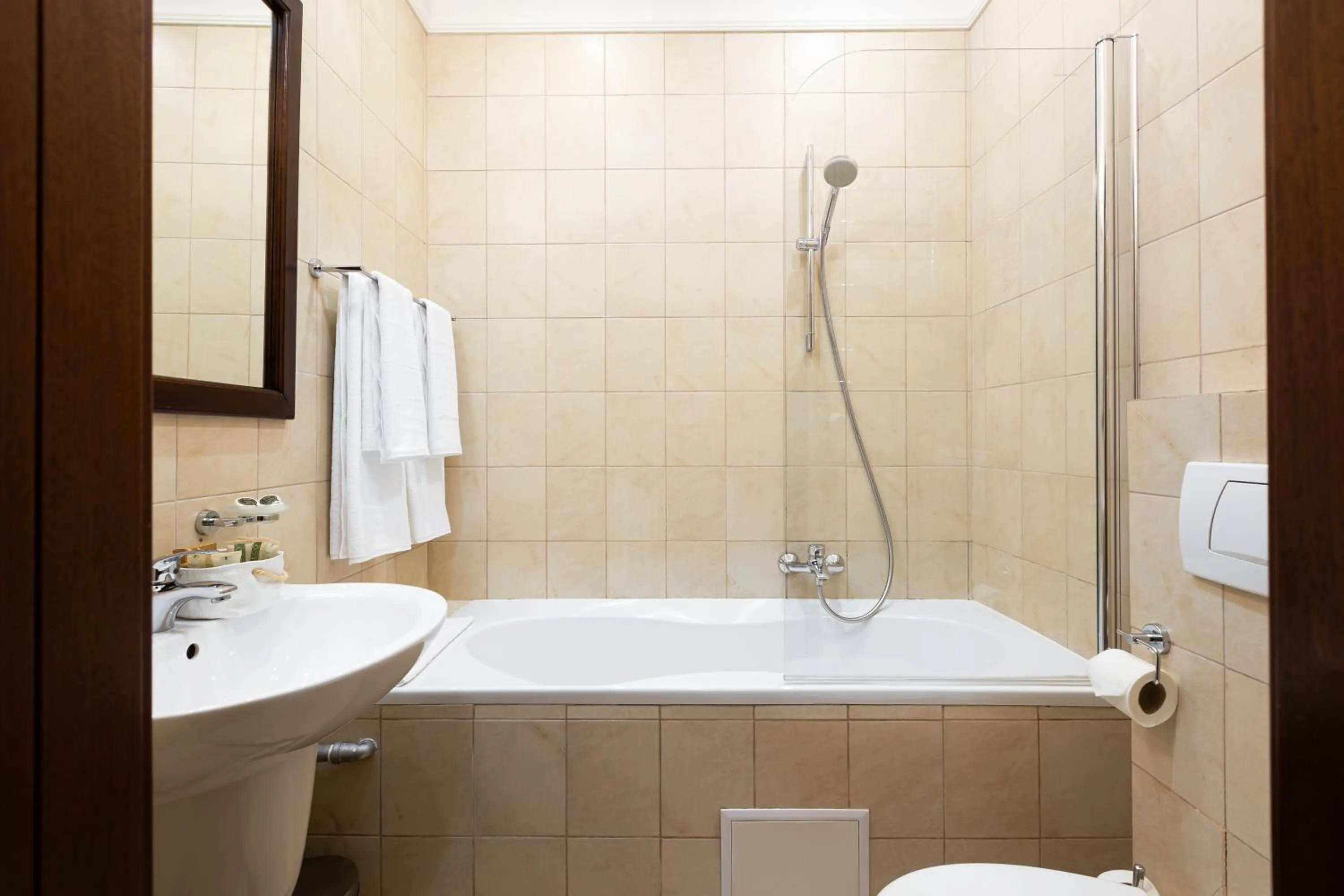 Shower in Chopin Hotel