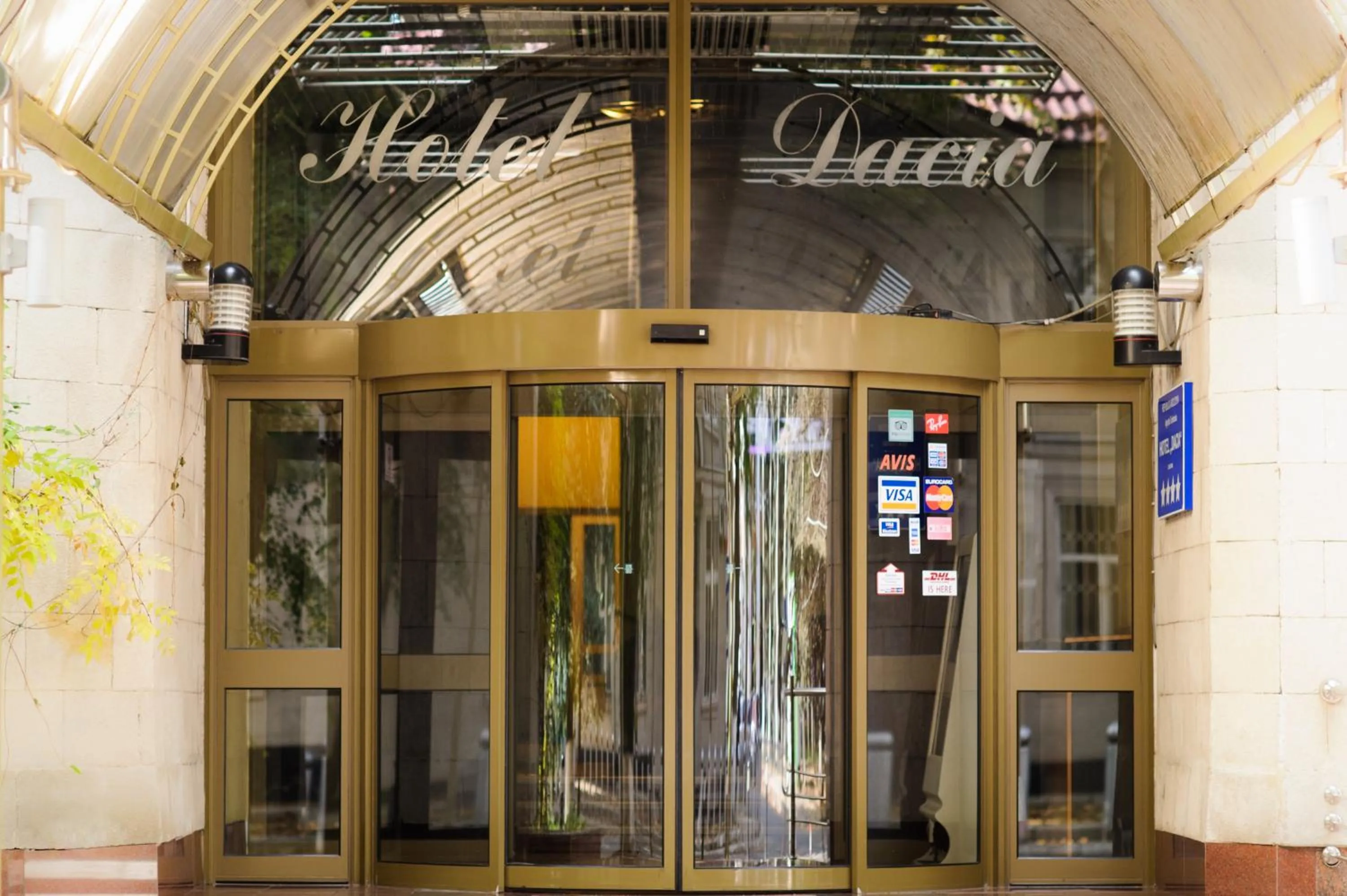 Facade/entrance in Dacia Hotel