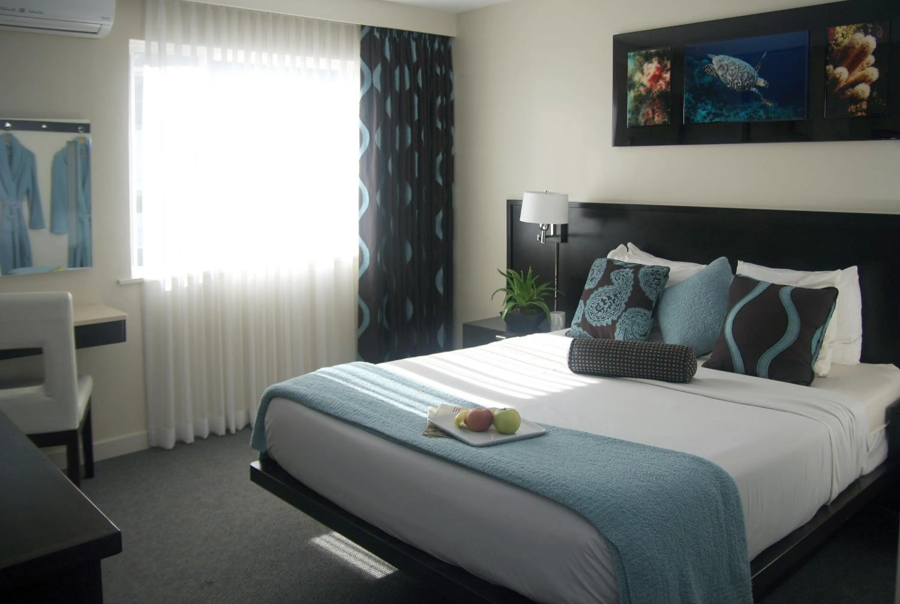 Photo of the whole room, Bed in Aurora Hotel