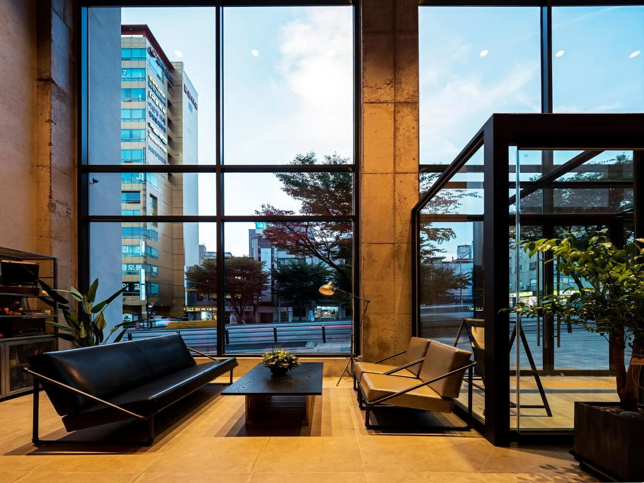 Property building in H Avenue Hotel Dongdaemun Sungshin