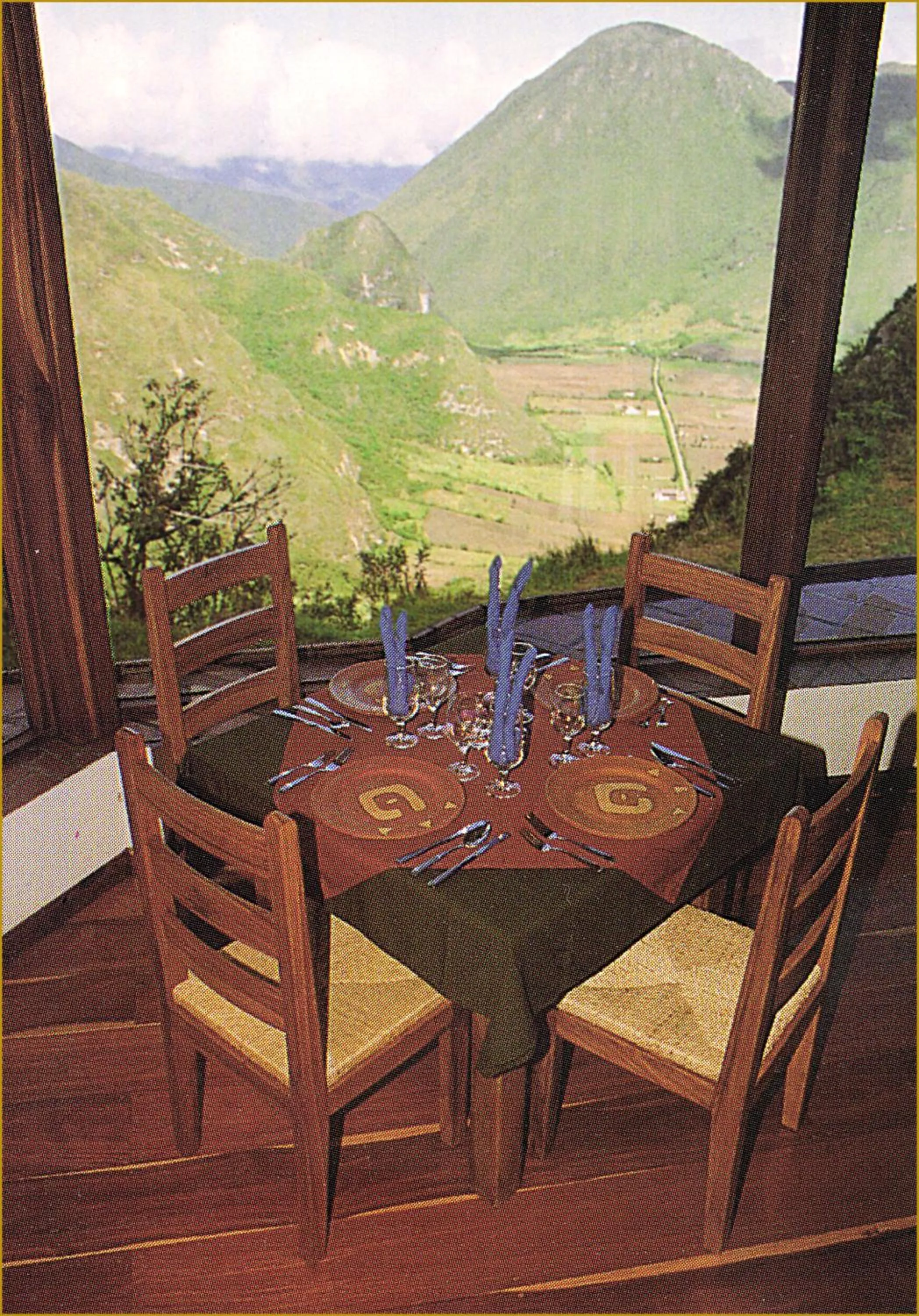 Restaurant/places to eat in El Crater