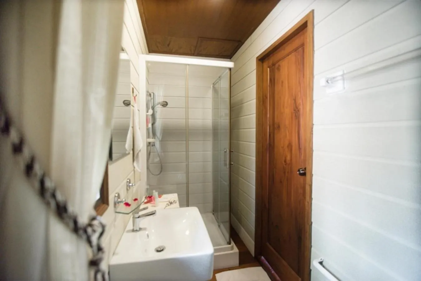 Shower in Banviewnam Camping & Resort