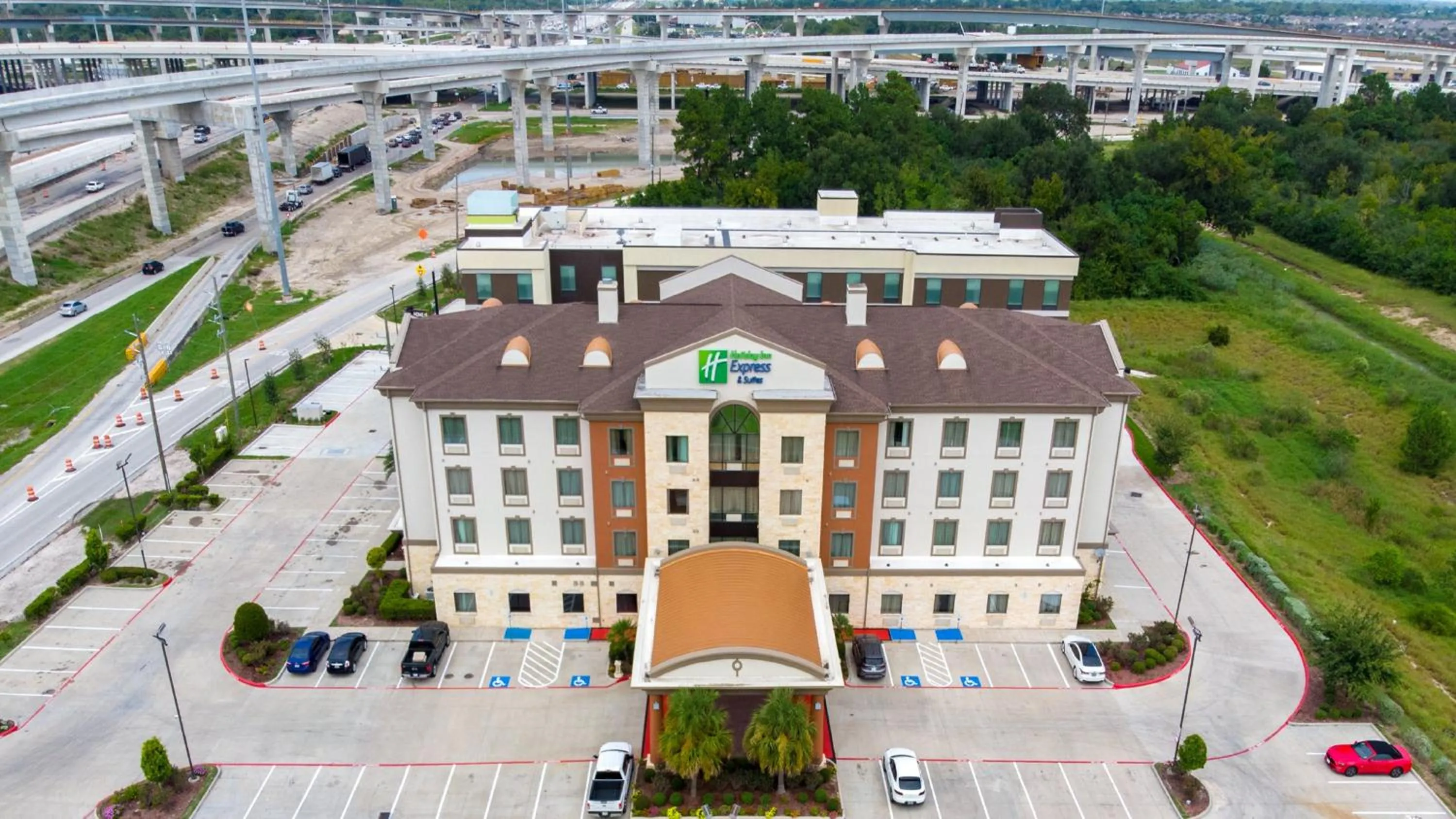Property building in Holiday Inn Express & Suites Houston South - Near Pearland by IHG