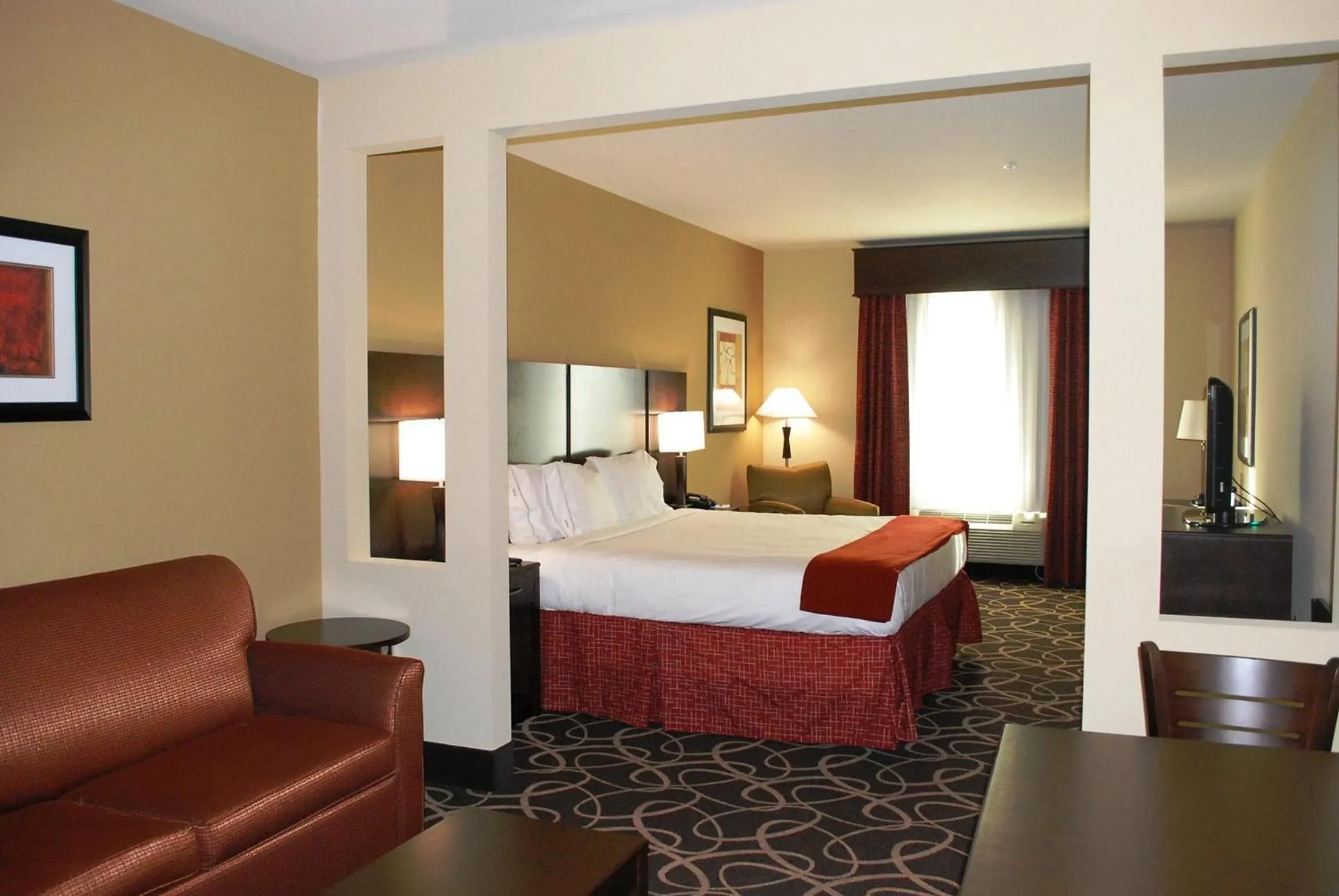 Photo of the whole room, Bed in Holiday Inn Express & Suites Houston South - Near Pearland by IHG