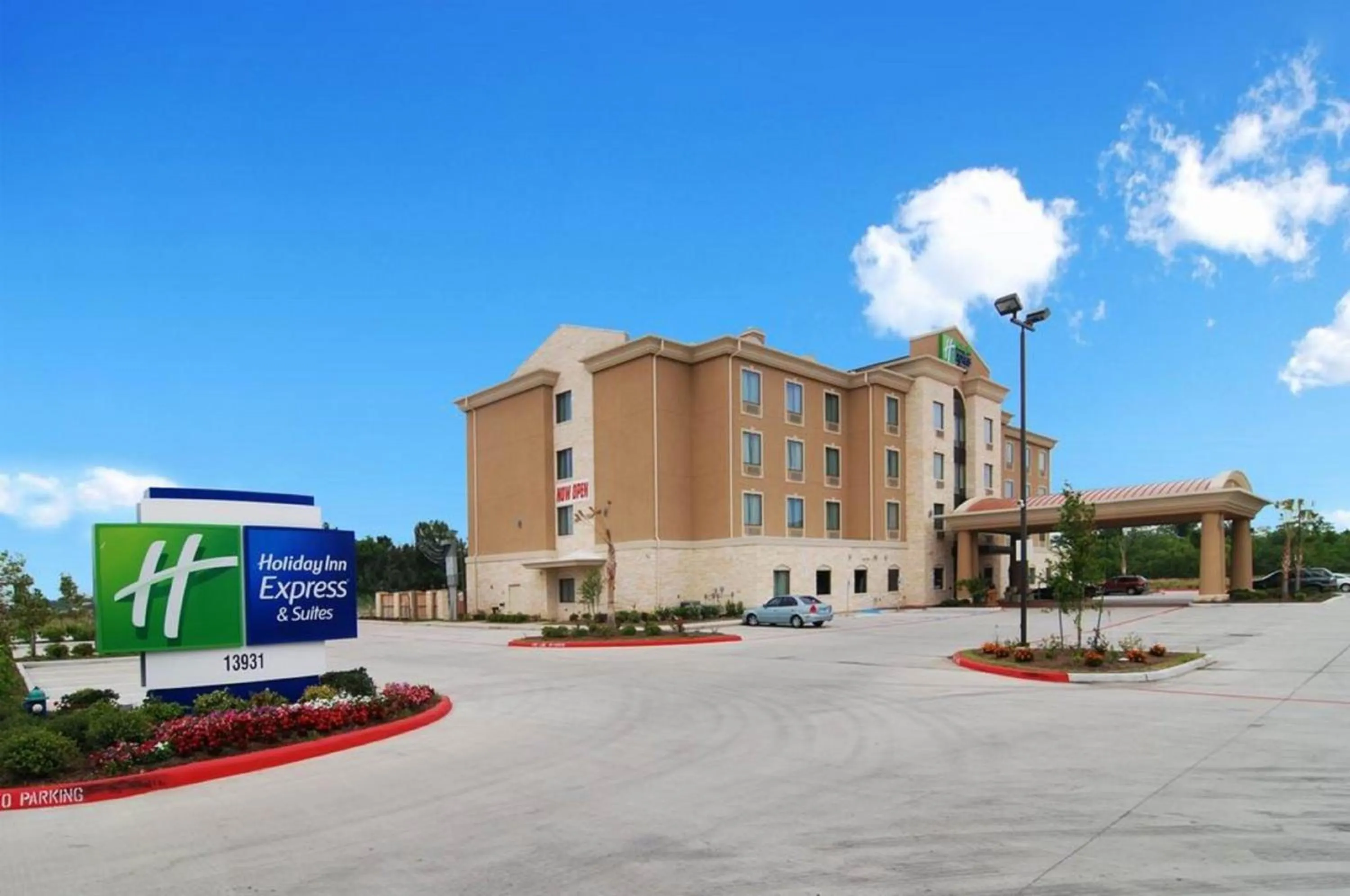 Property building in Holiday Inn Express & Suites Houston South - Near Pearland by IHG