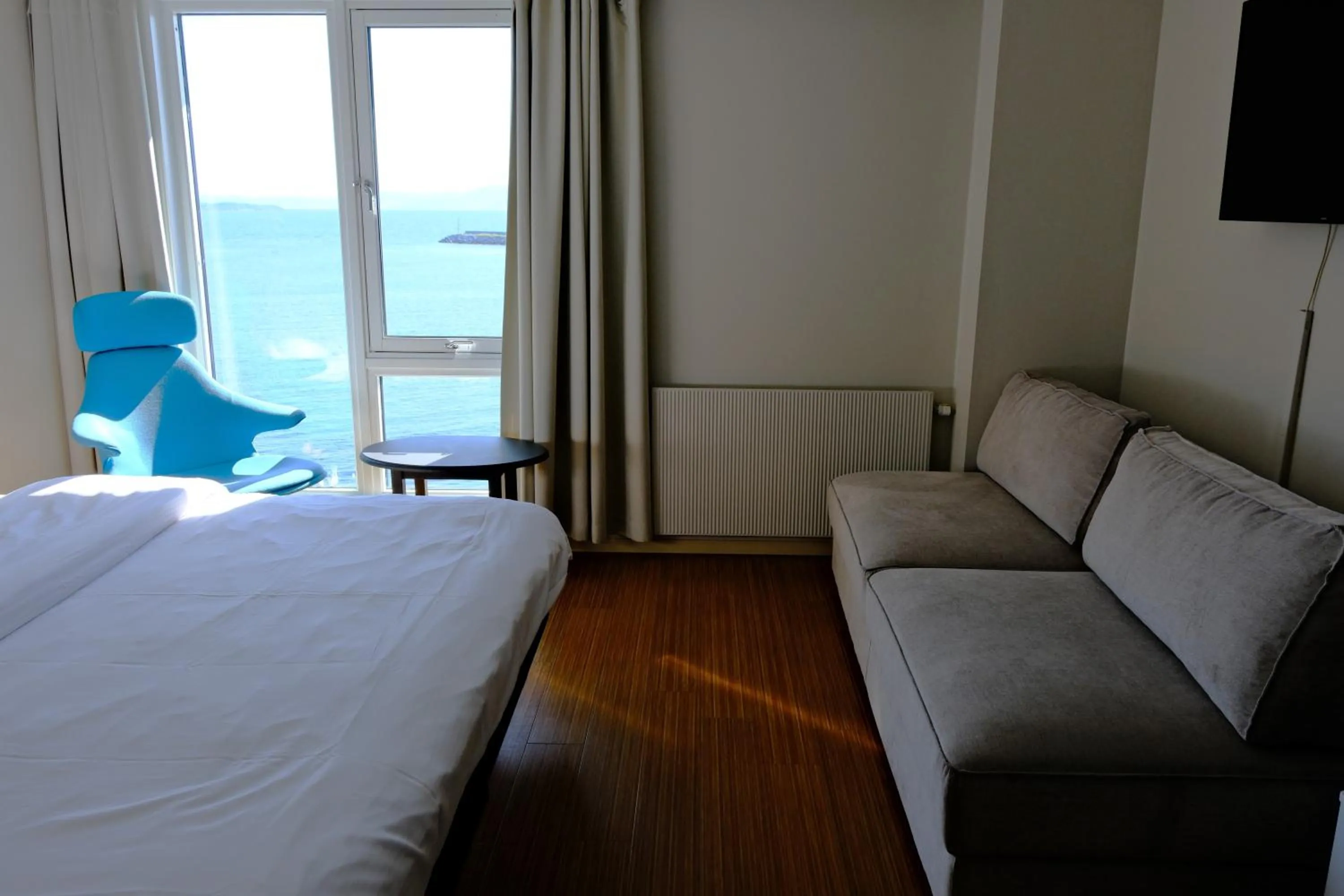 Bed in Ørland Kysthotell