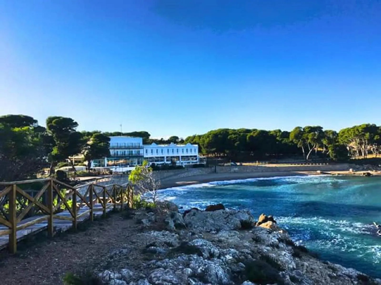 Landmark view in Front Mar 406