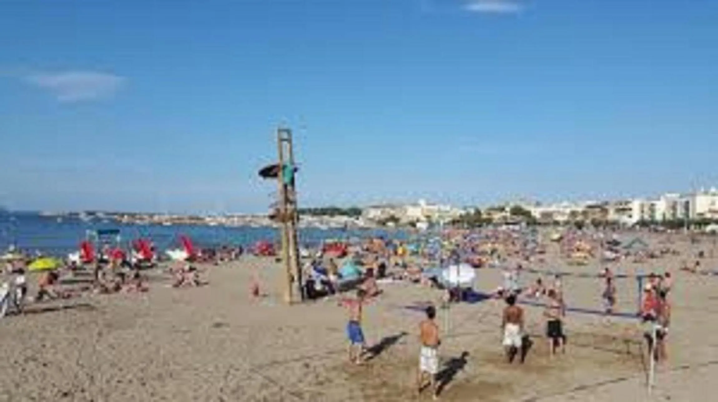 Beach in Front Mar 406