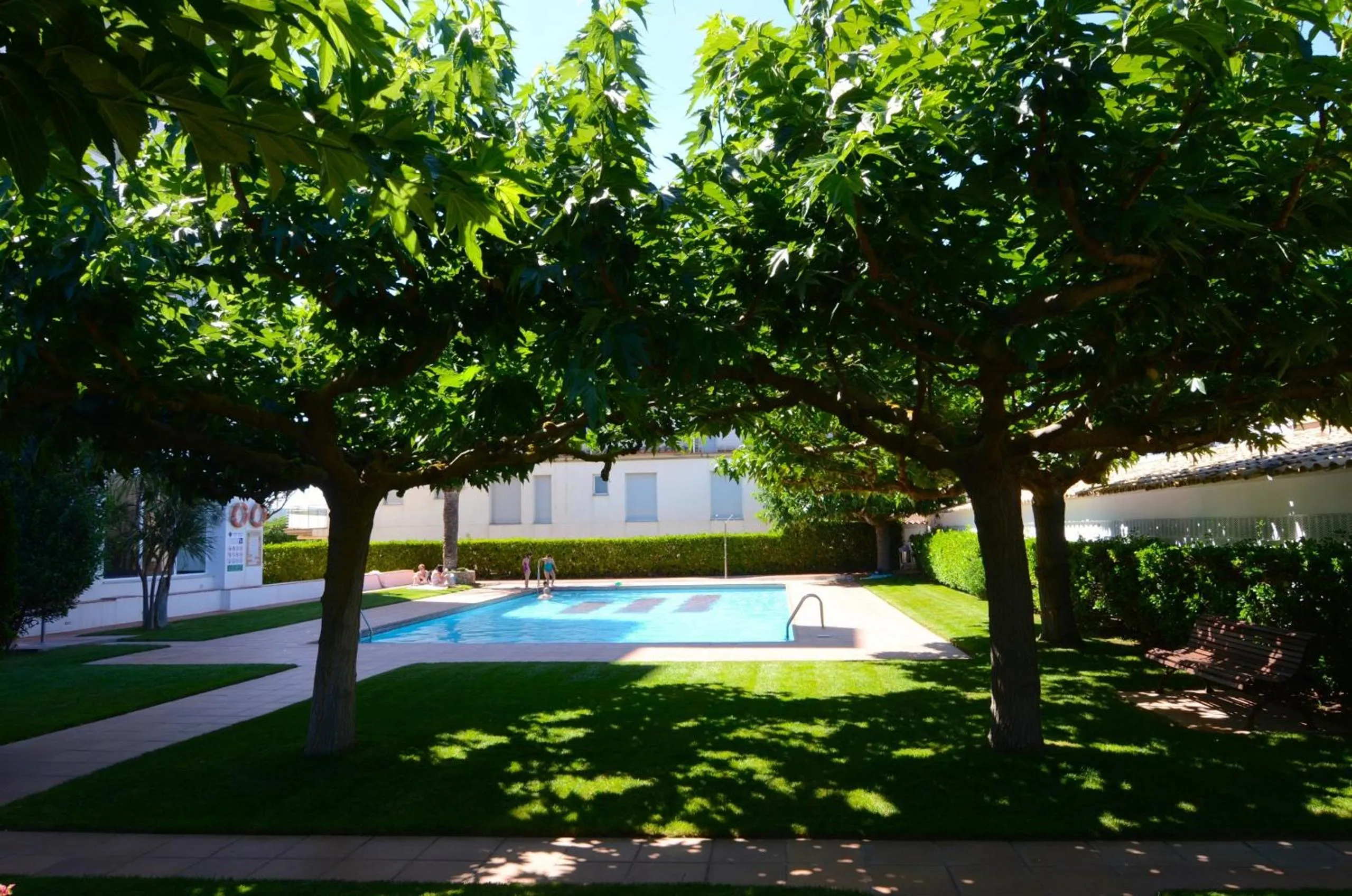 Patio in Front Mar 406