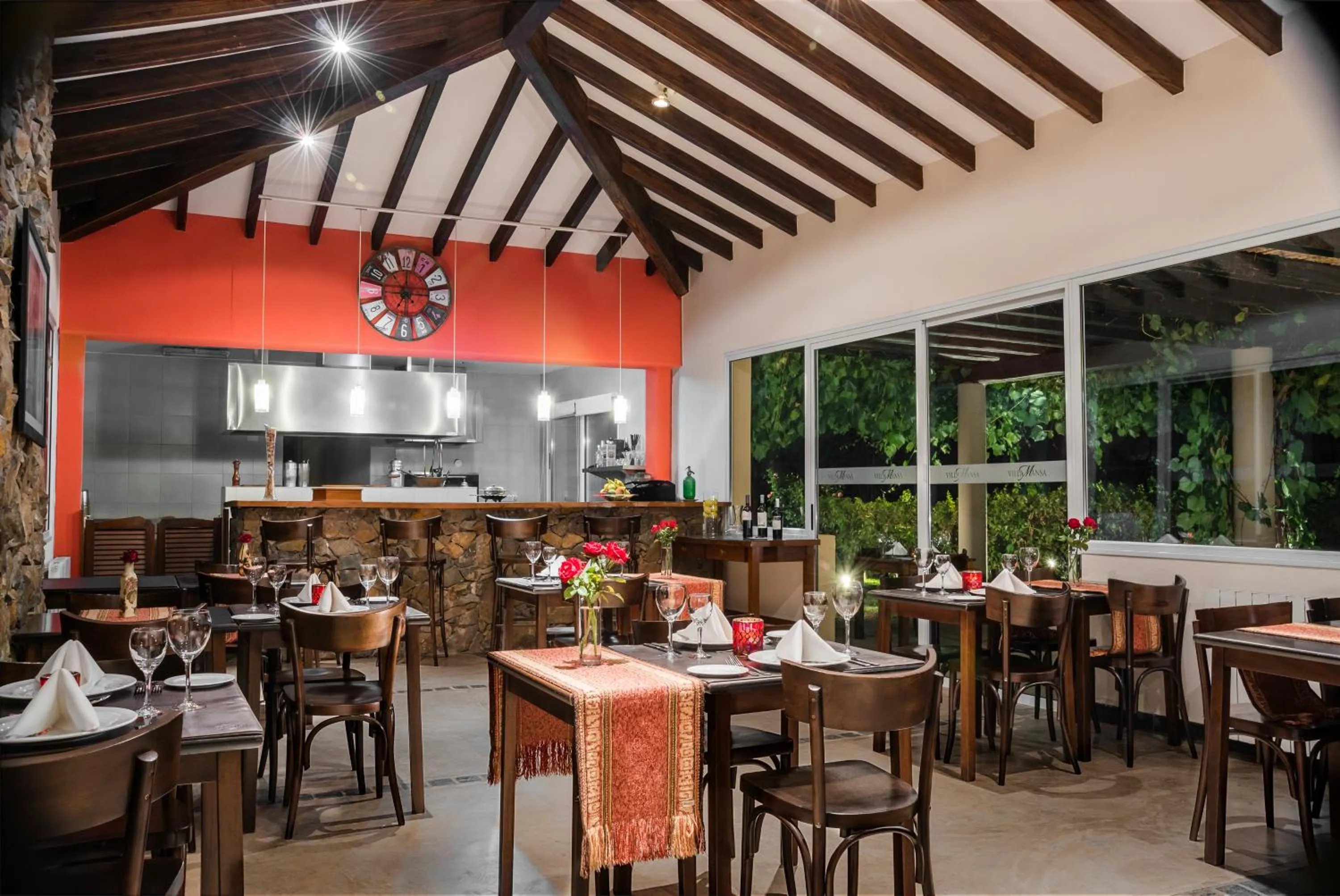 Restaurant/places to eat in Villa Mansa