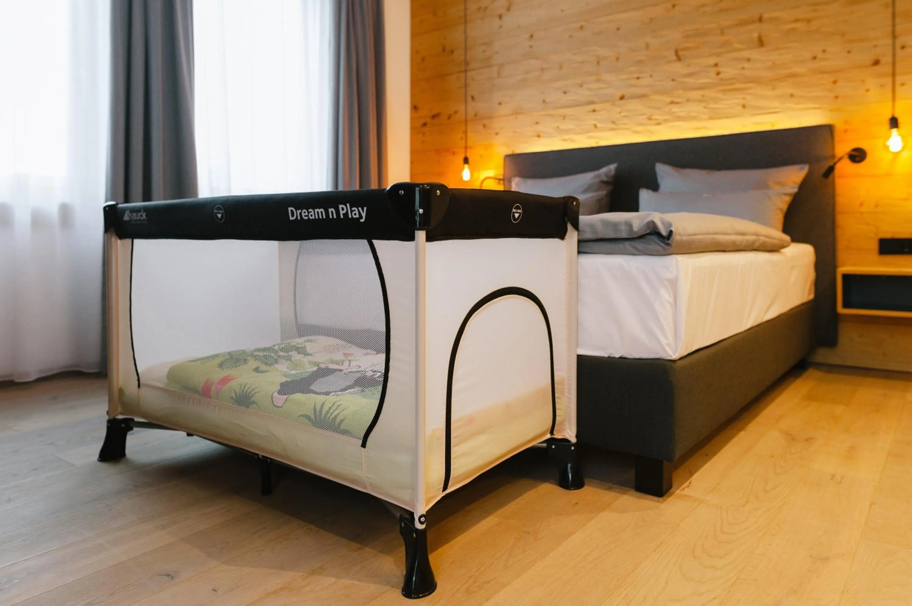 cot, Bed in Hotel Johanns
