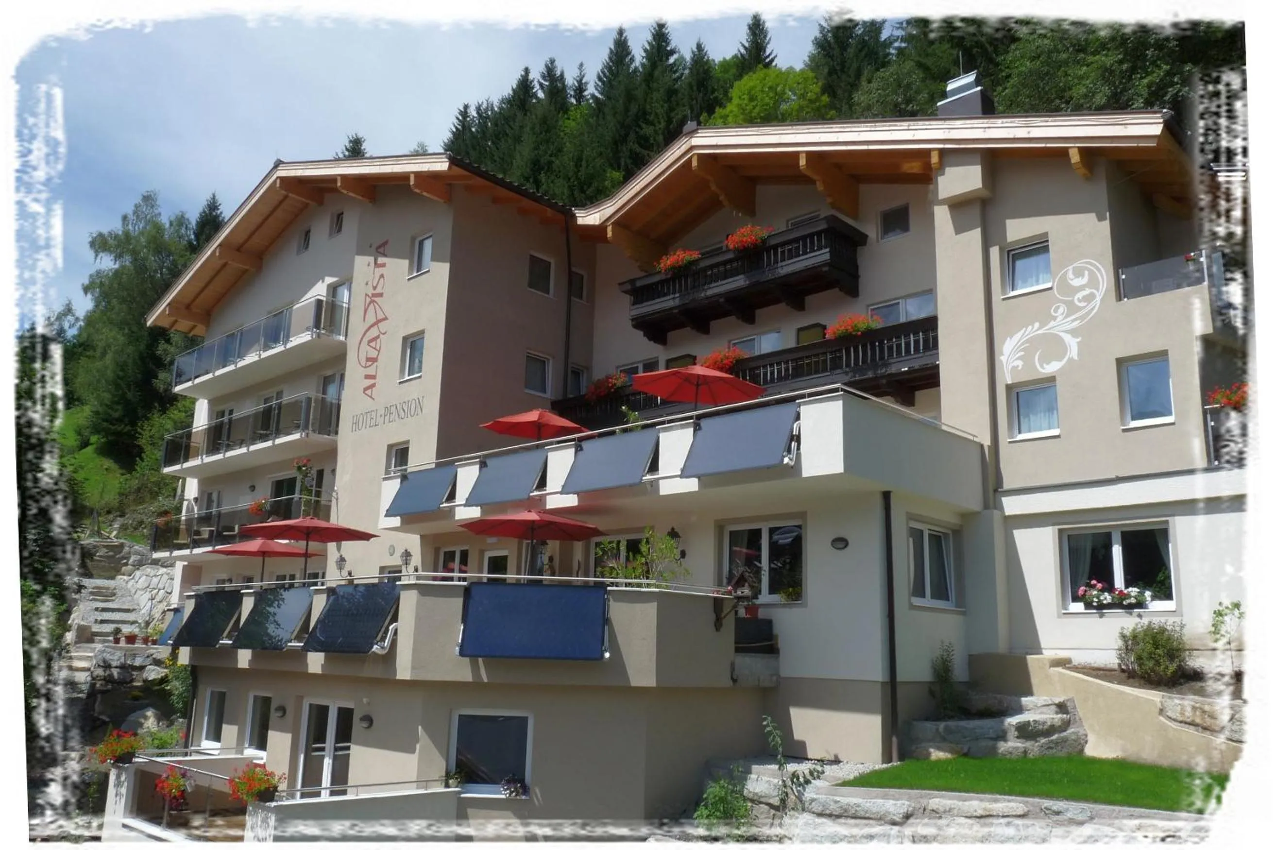 Property building in Hotel Alta Vista