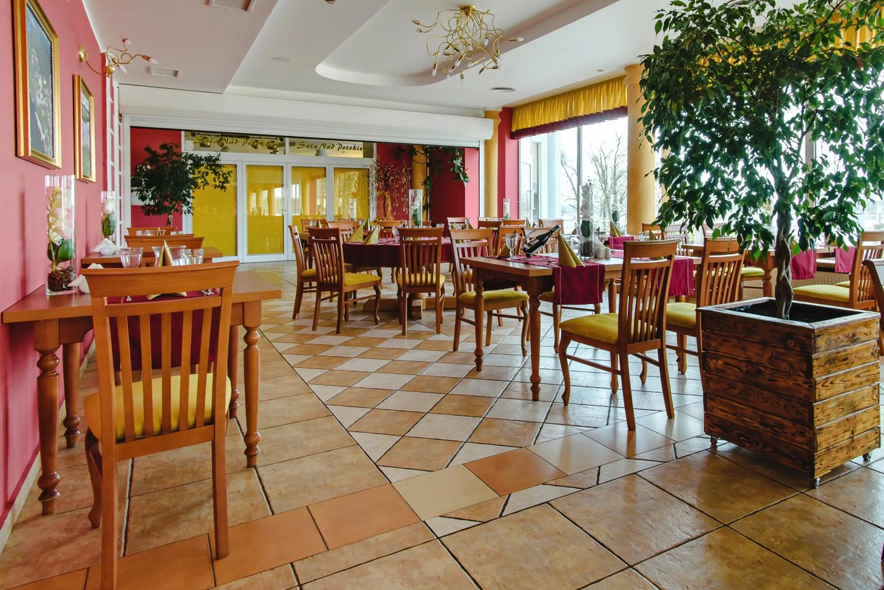 Restaurant/places to eat in Hotel Pietrak