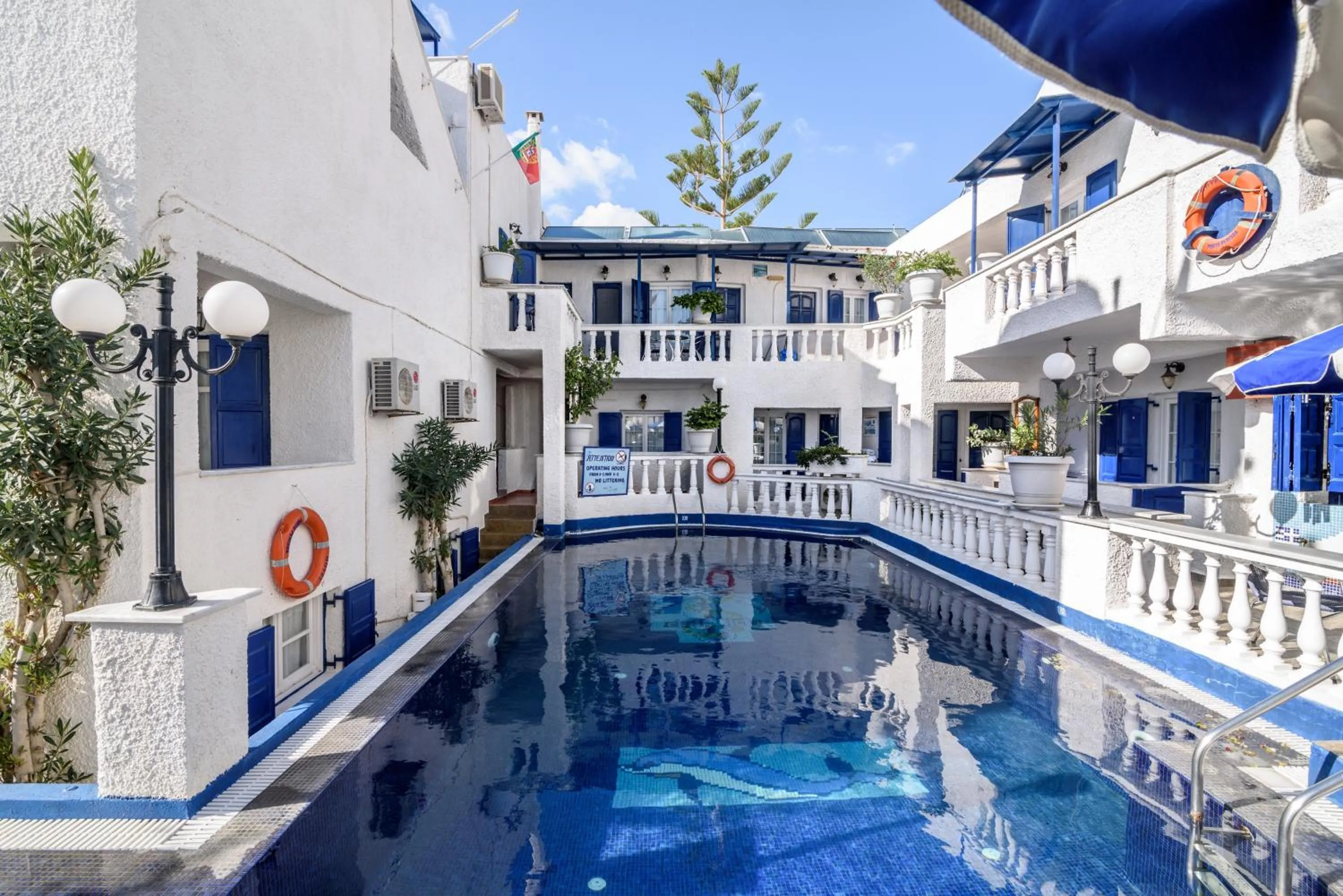 Swimming pool in Hotel Porto Perissa