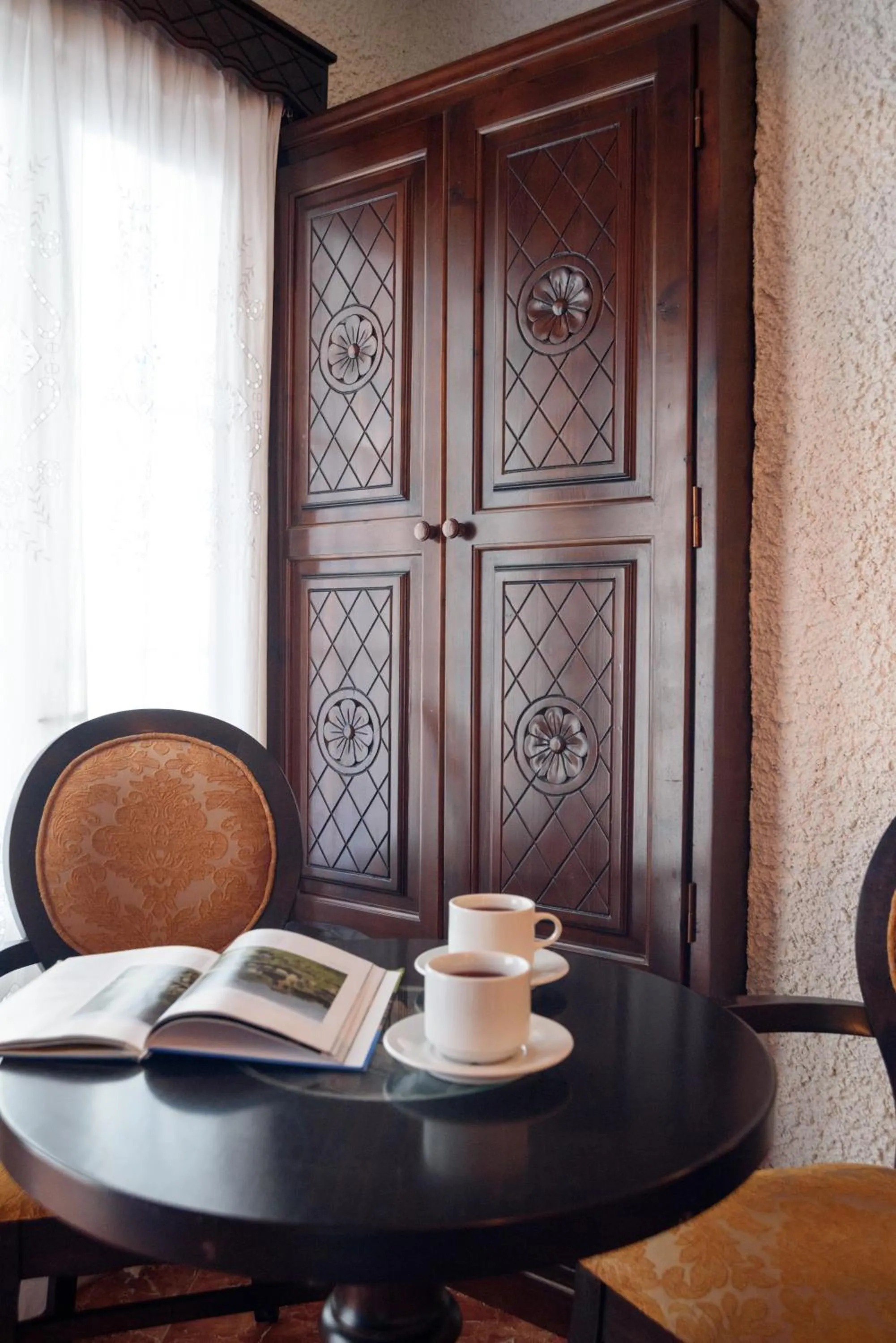 Seating area in Hotel Porto Perissa
